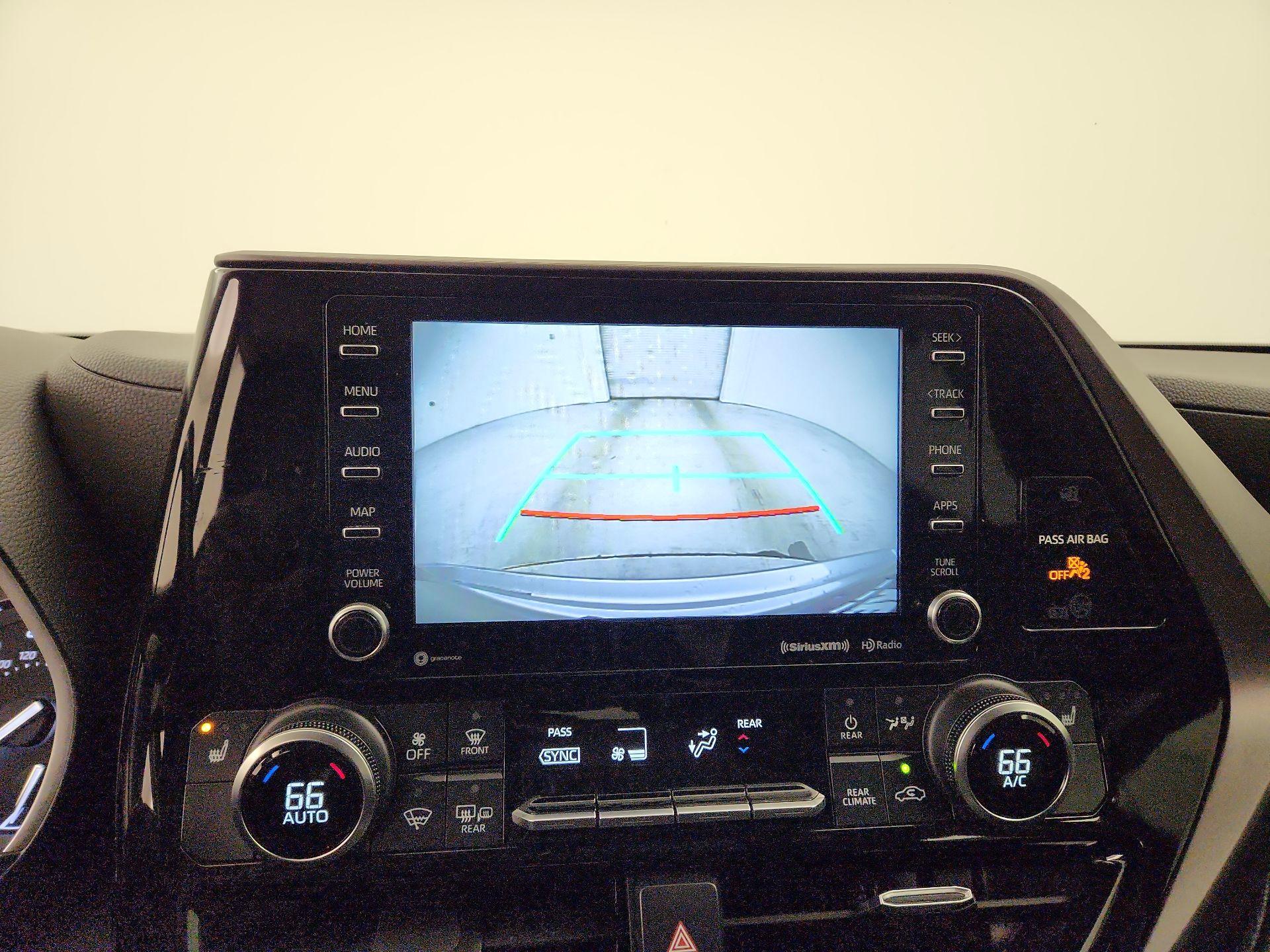 Thumbnail: 2021 Toyota Highlander - 14