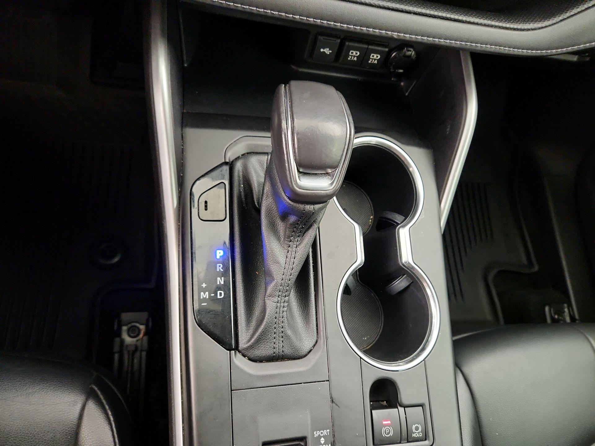 Thumbnail: 2021 Toyota Highlander - 17