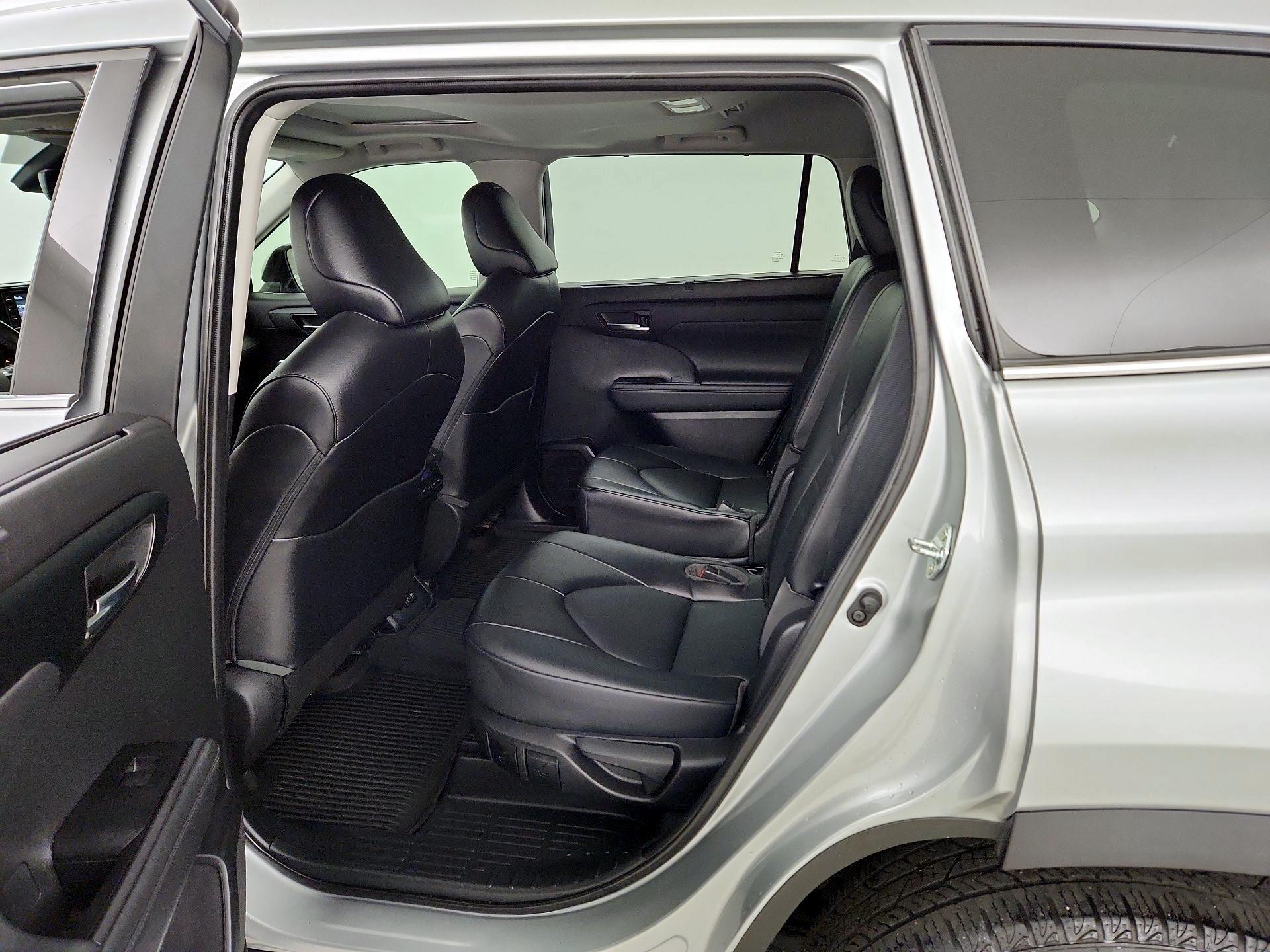 Thumbnail: 2021 Toyota Highlander - 20