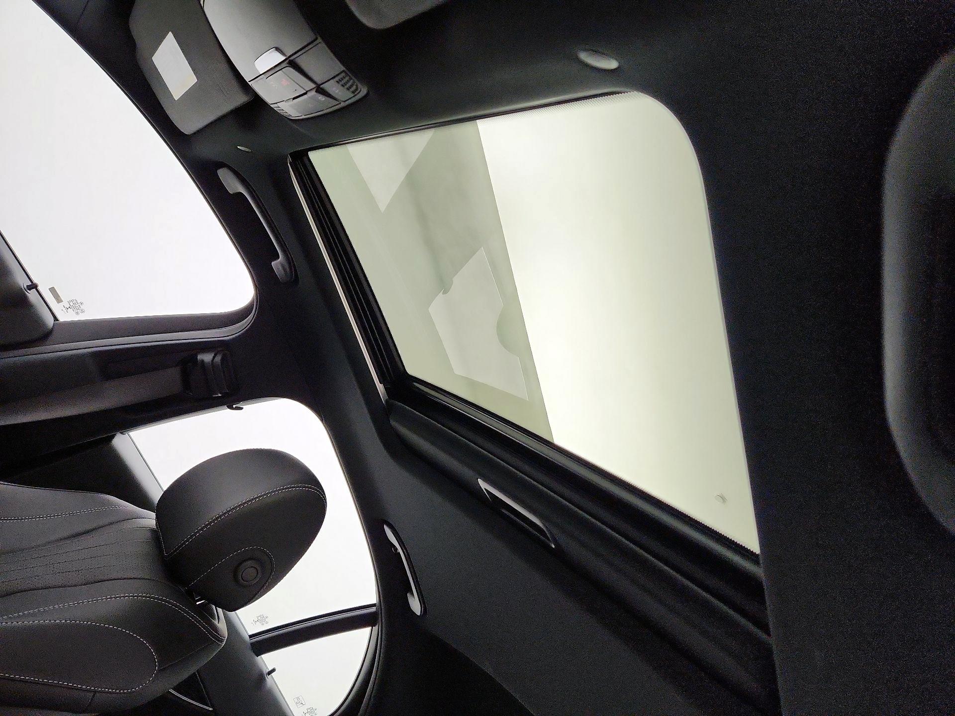 Thumbnail: 2022 Mercedes-Benz E-Class - 20