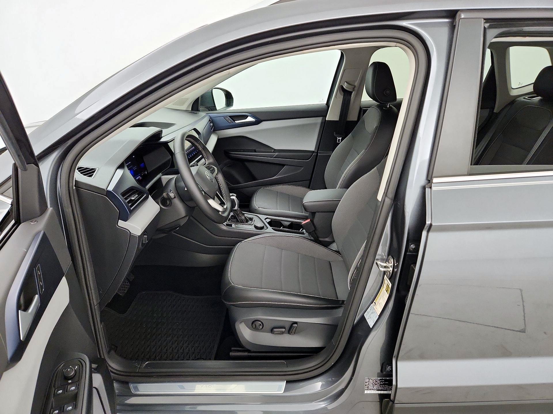 Thumbnail: 2022 Volkswagen Taos - 11