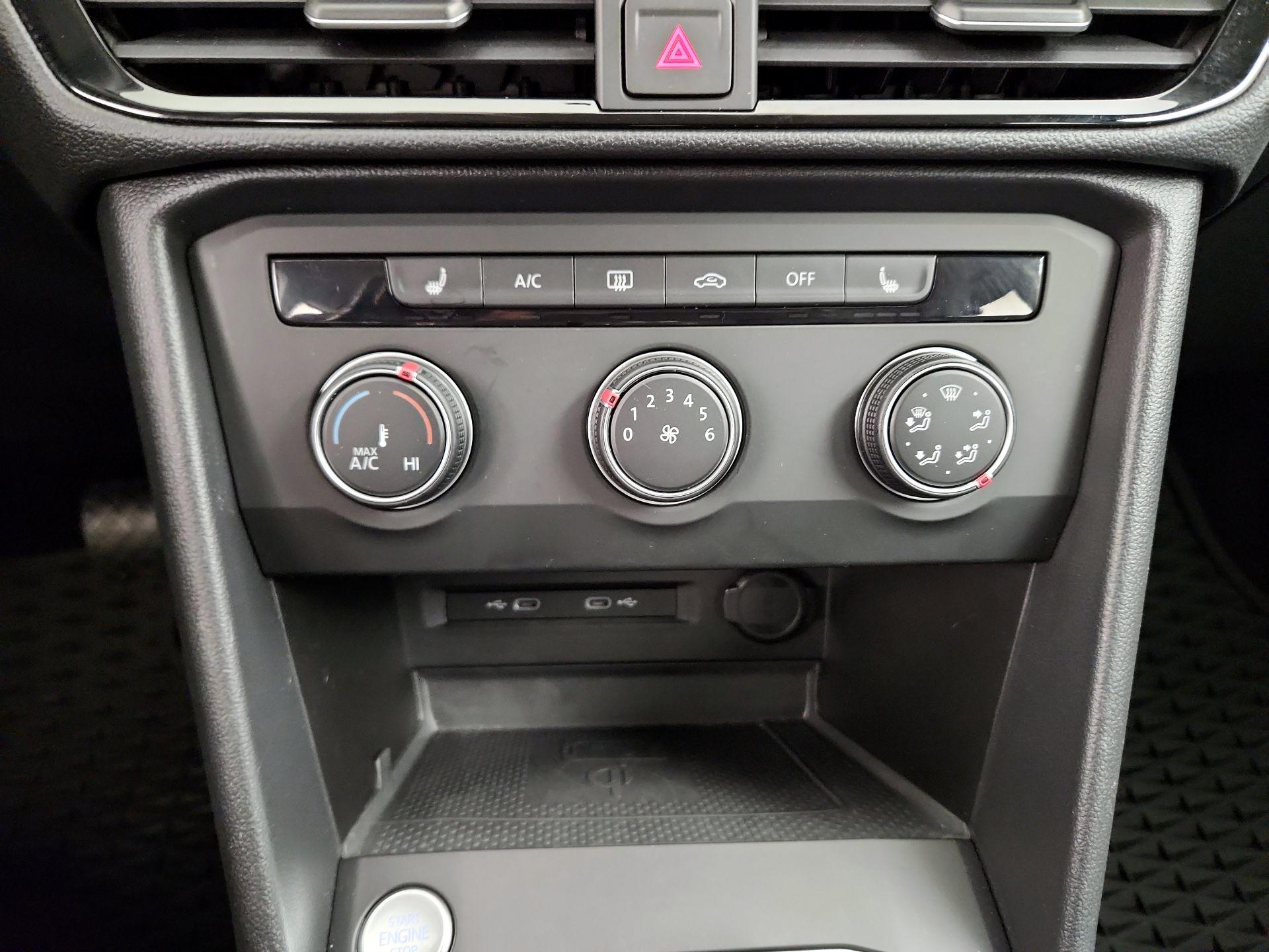 Thumbnail: 2022 Volkswagen Taos - 16