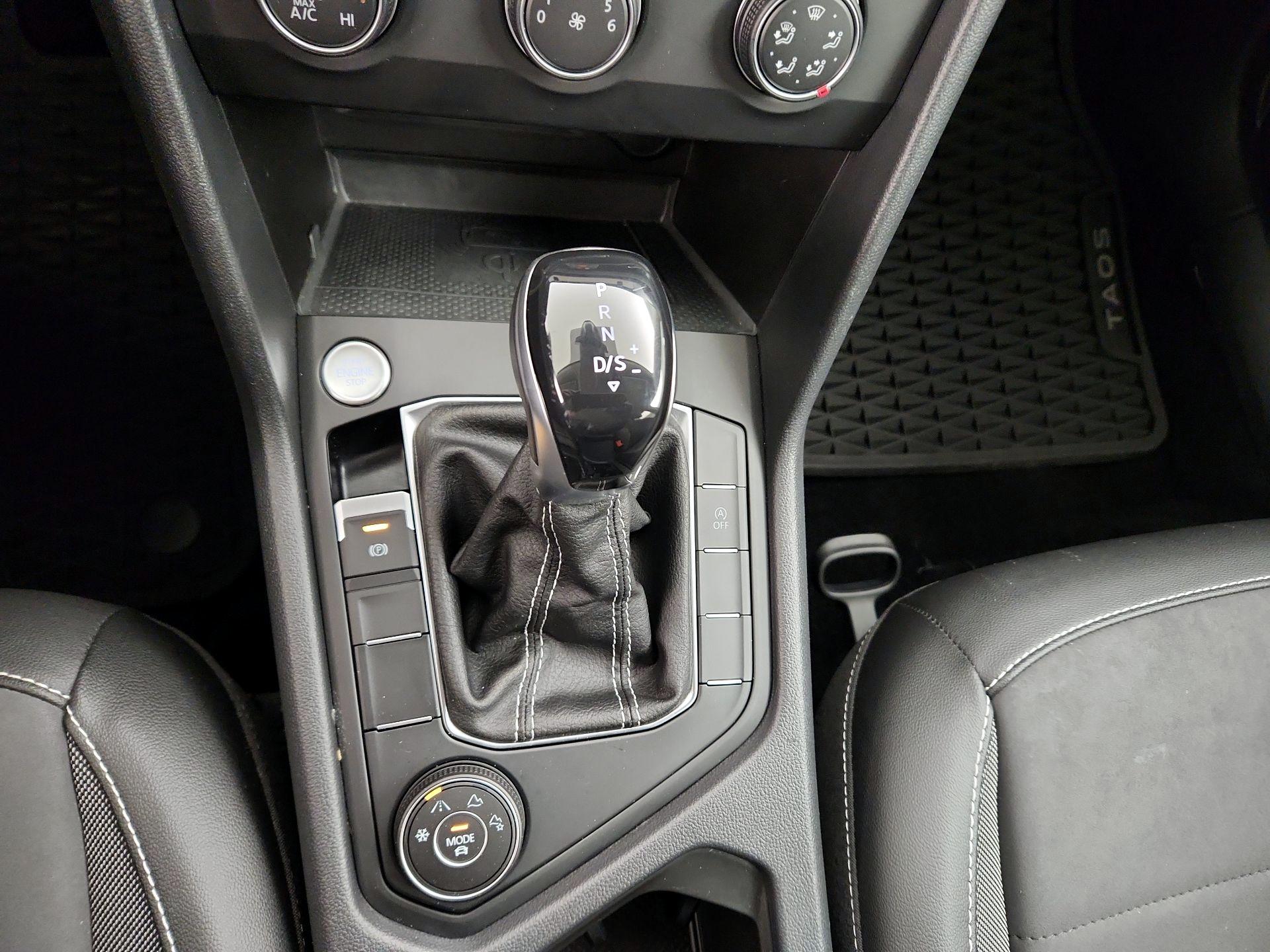 Thumbnail: 2022 Volkswagen Taos - 17