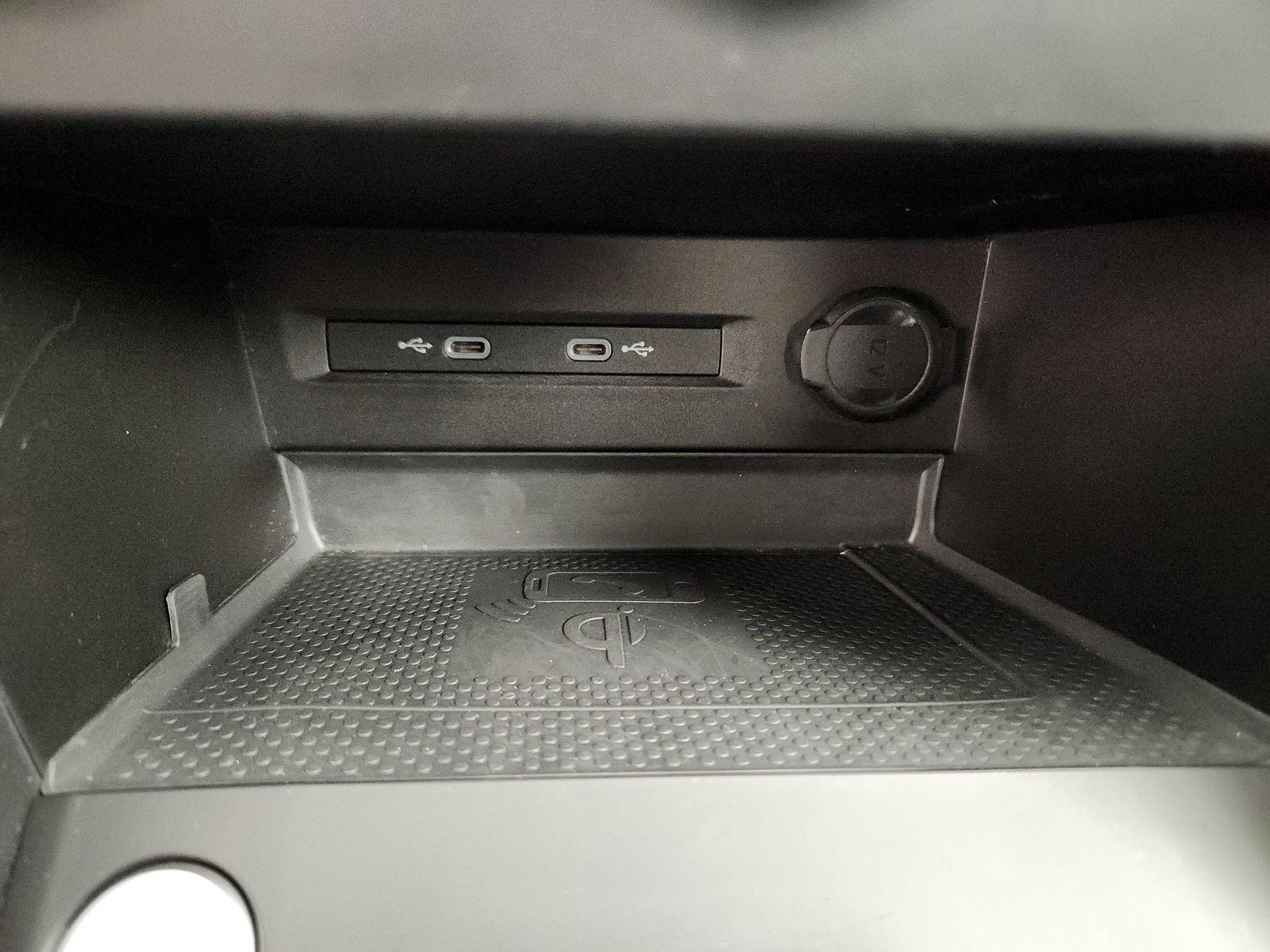 Thumbnail: 2022 Volkswagen Taos - 18