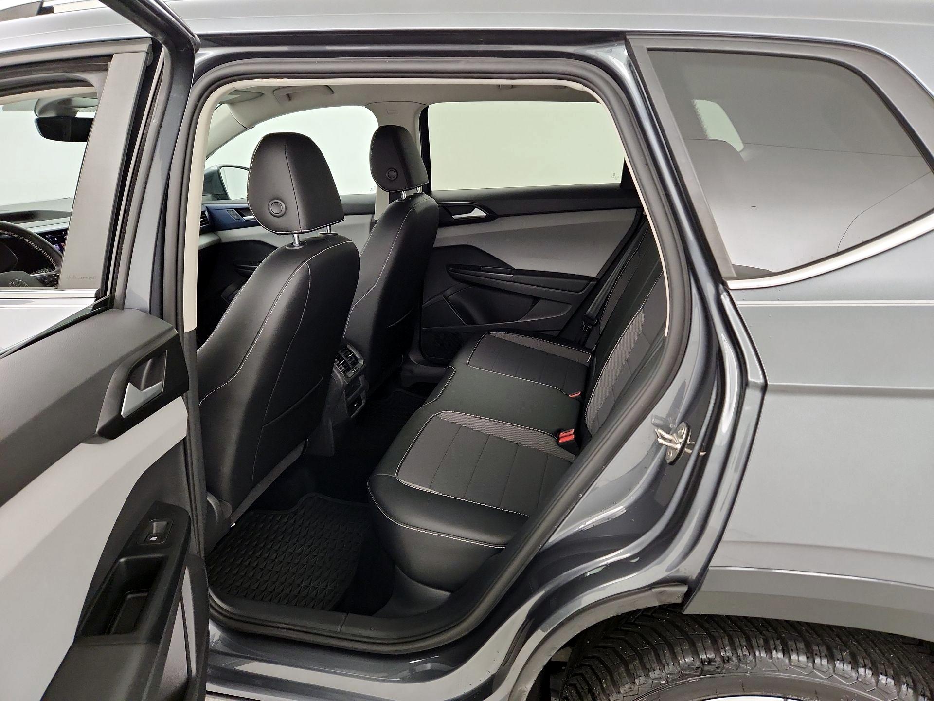 Thumbnail: 2022 Volkswagen Taos - 19