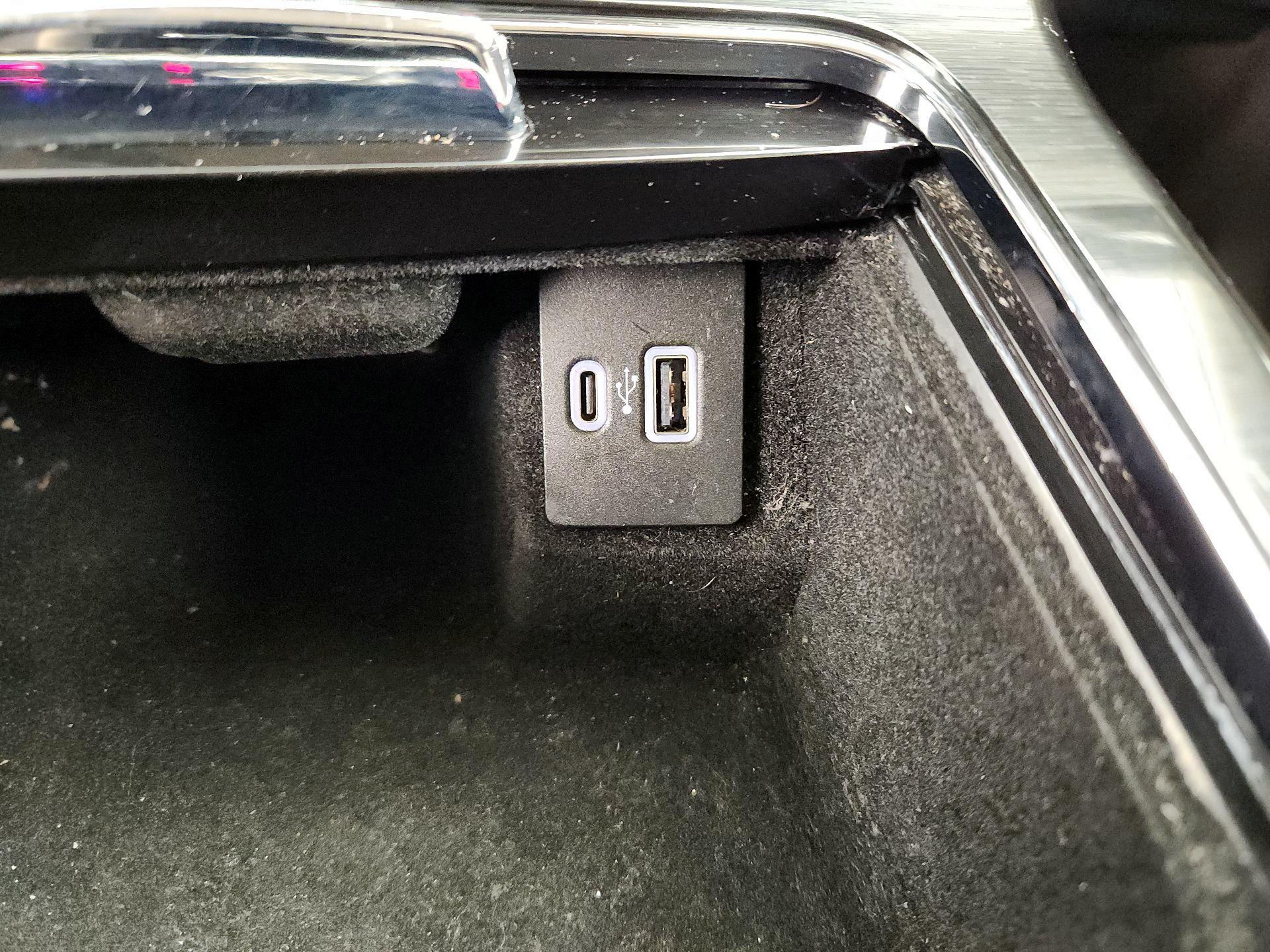 Thumbnail: 2022 Lincoln Nautilus - 19