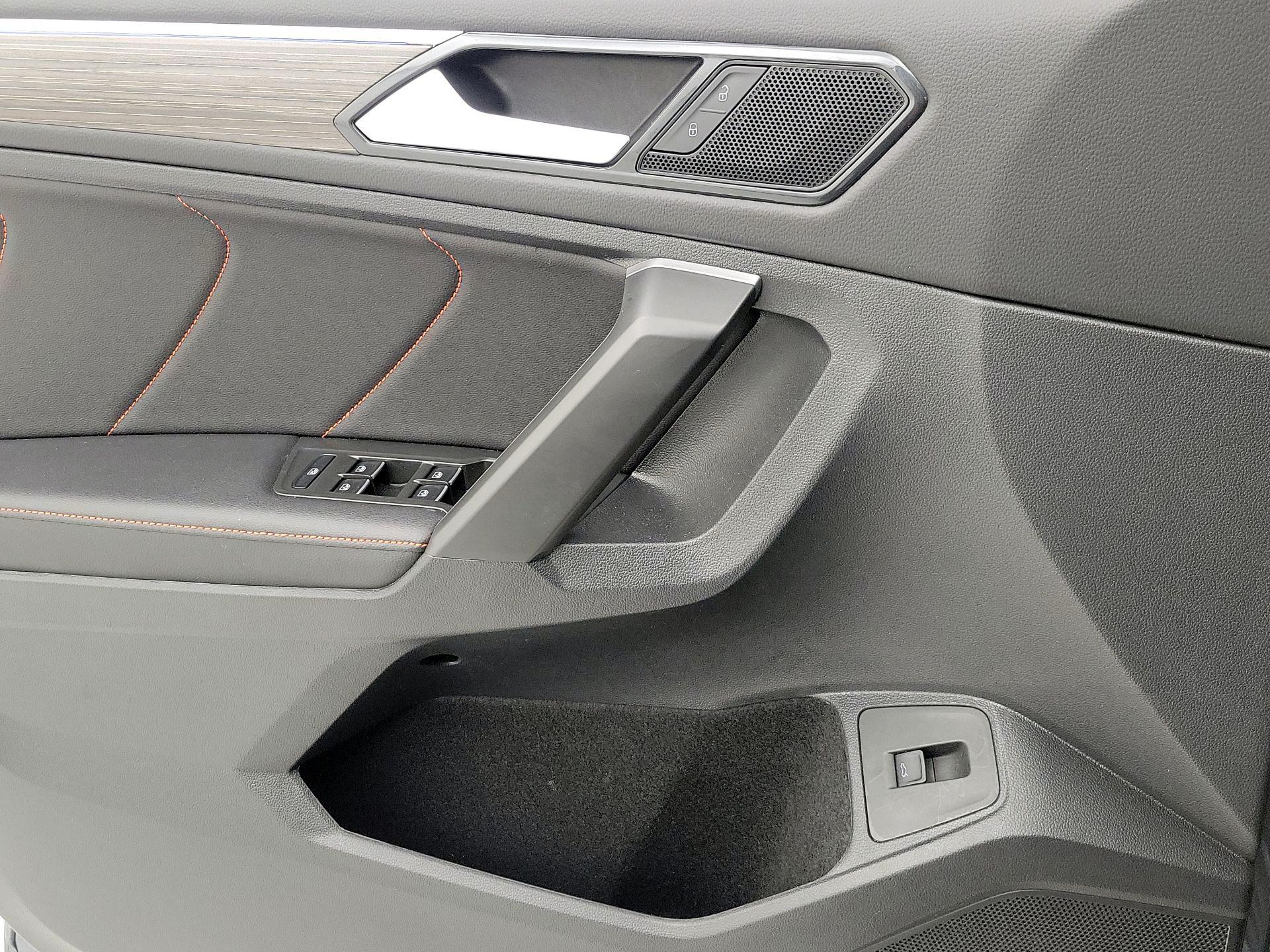 Thumbnail: 2024 Volkswagen Tiguan - 12