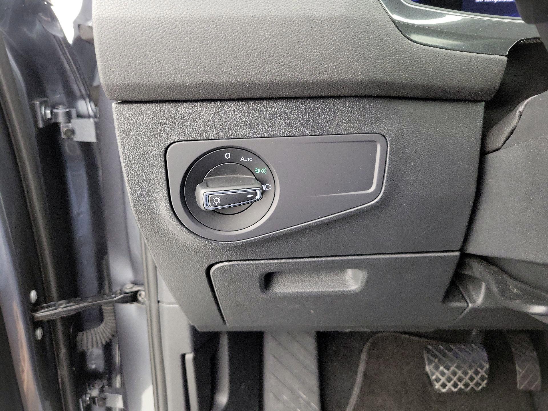 Thumbnail: 2024 Volkswagen Tiguan - 13