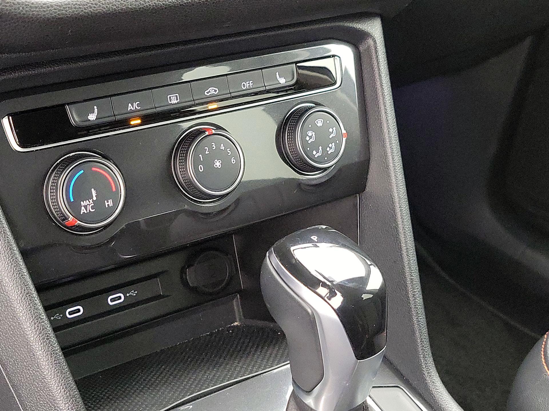 Thumbnail: 2024 Volkswagen Tiguan - 16