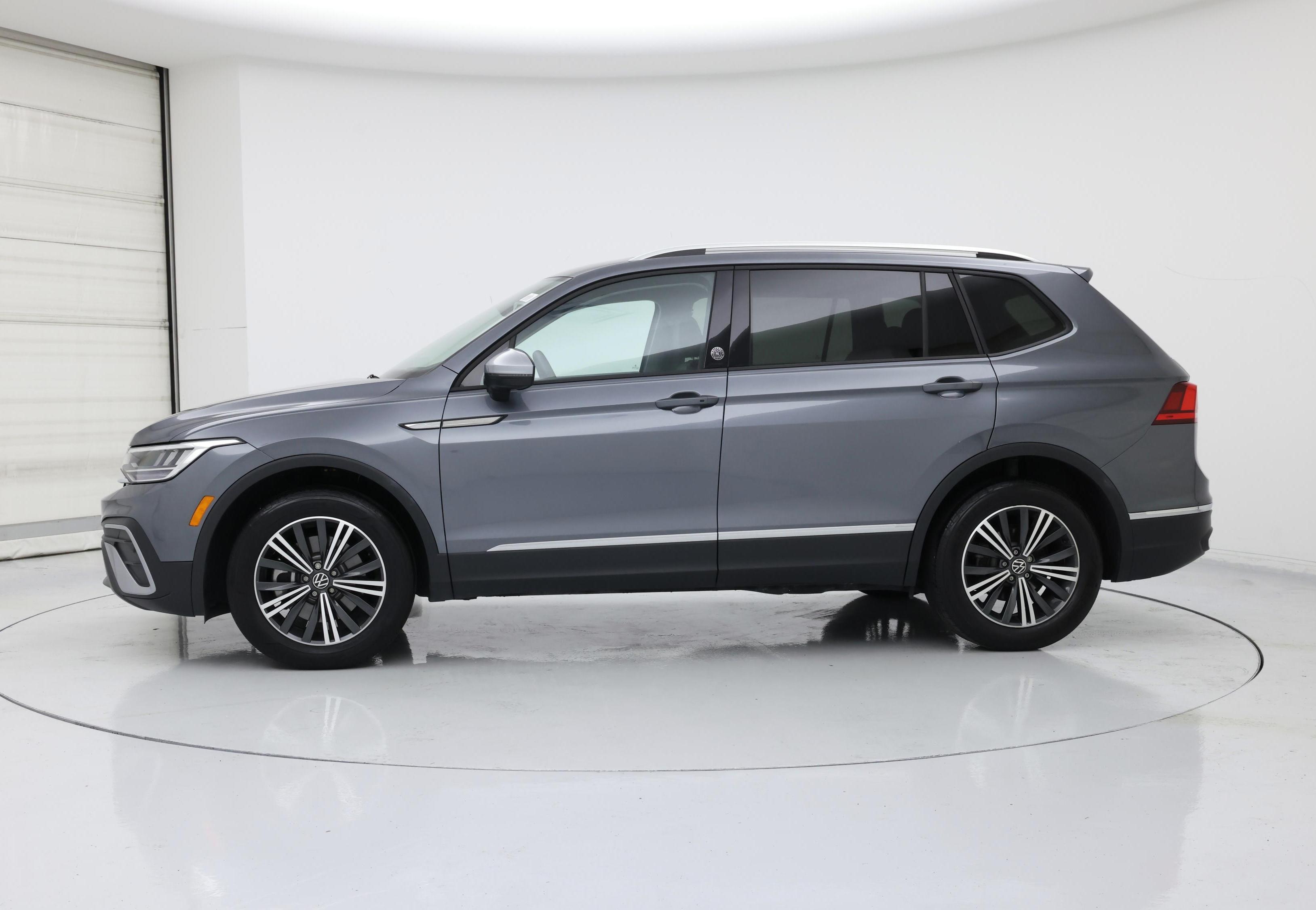 Thumbnail: 2024 Volkswagen Tiguan - 3