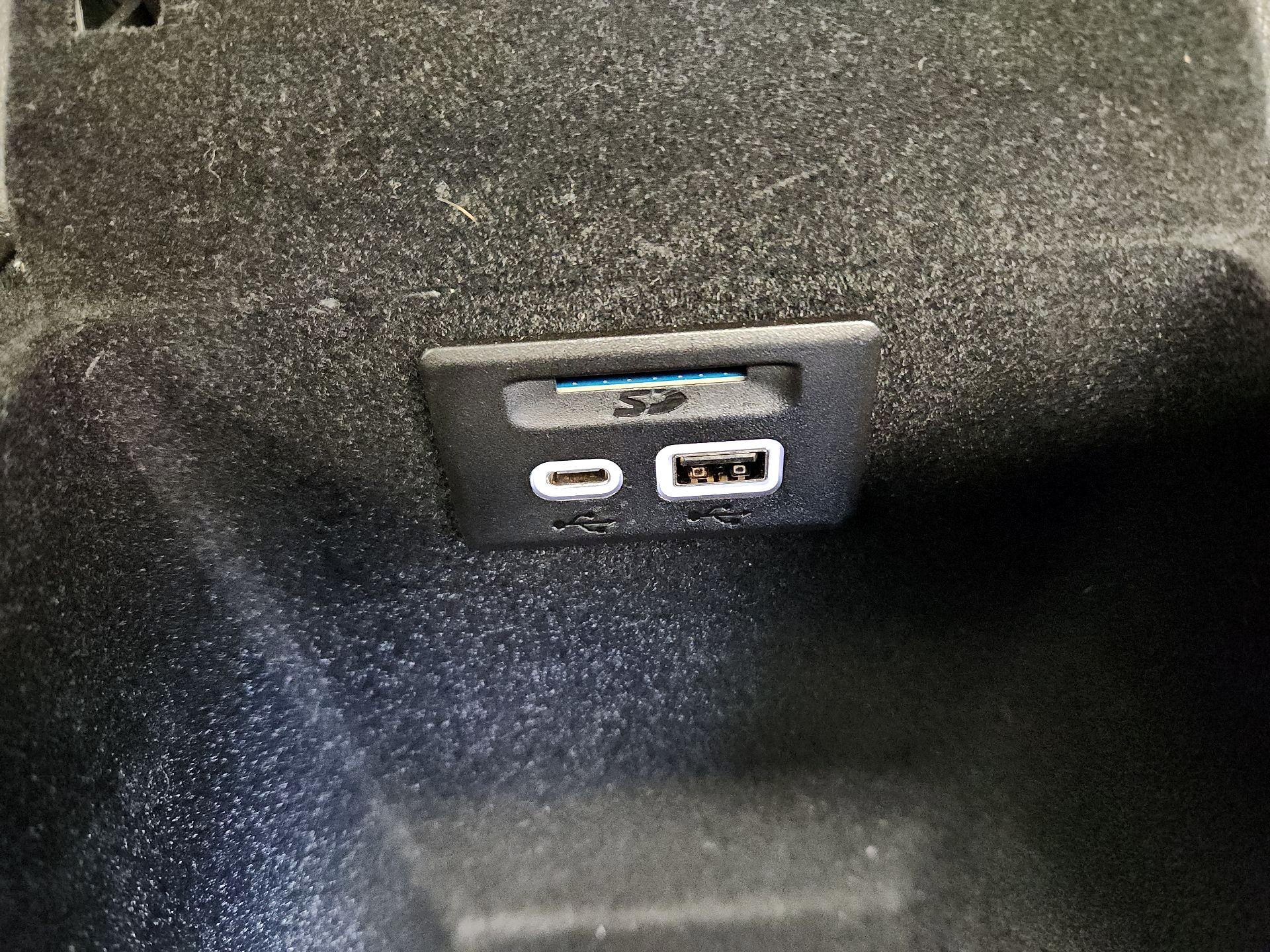 Thumbnail: 2020 Cadillac XT6 - 18