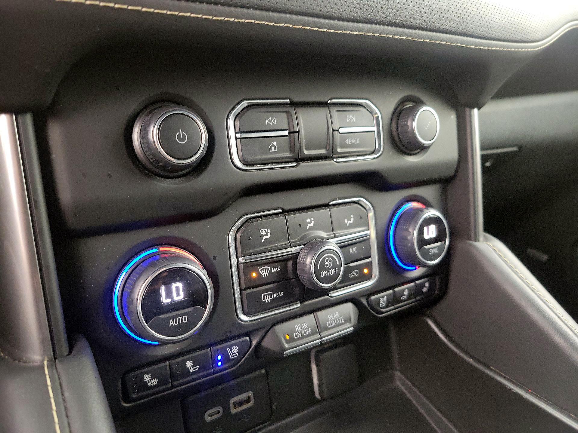 Thumbnail: 2023 Chevrolet Suburban - 17