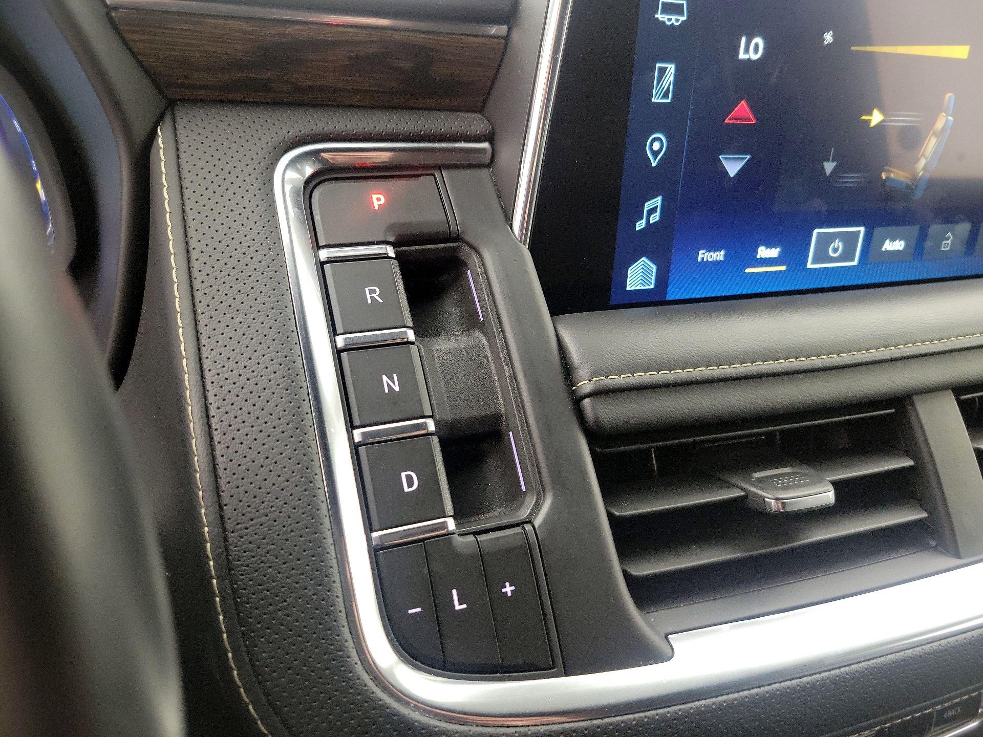 Thumbnail: 2023 Chevrolet Suburban - 18