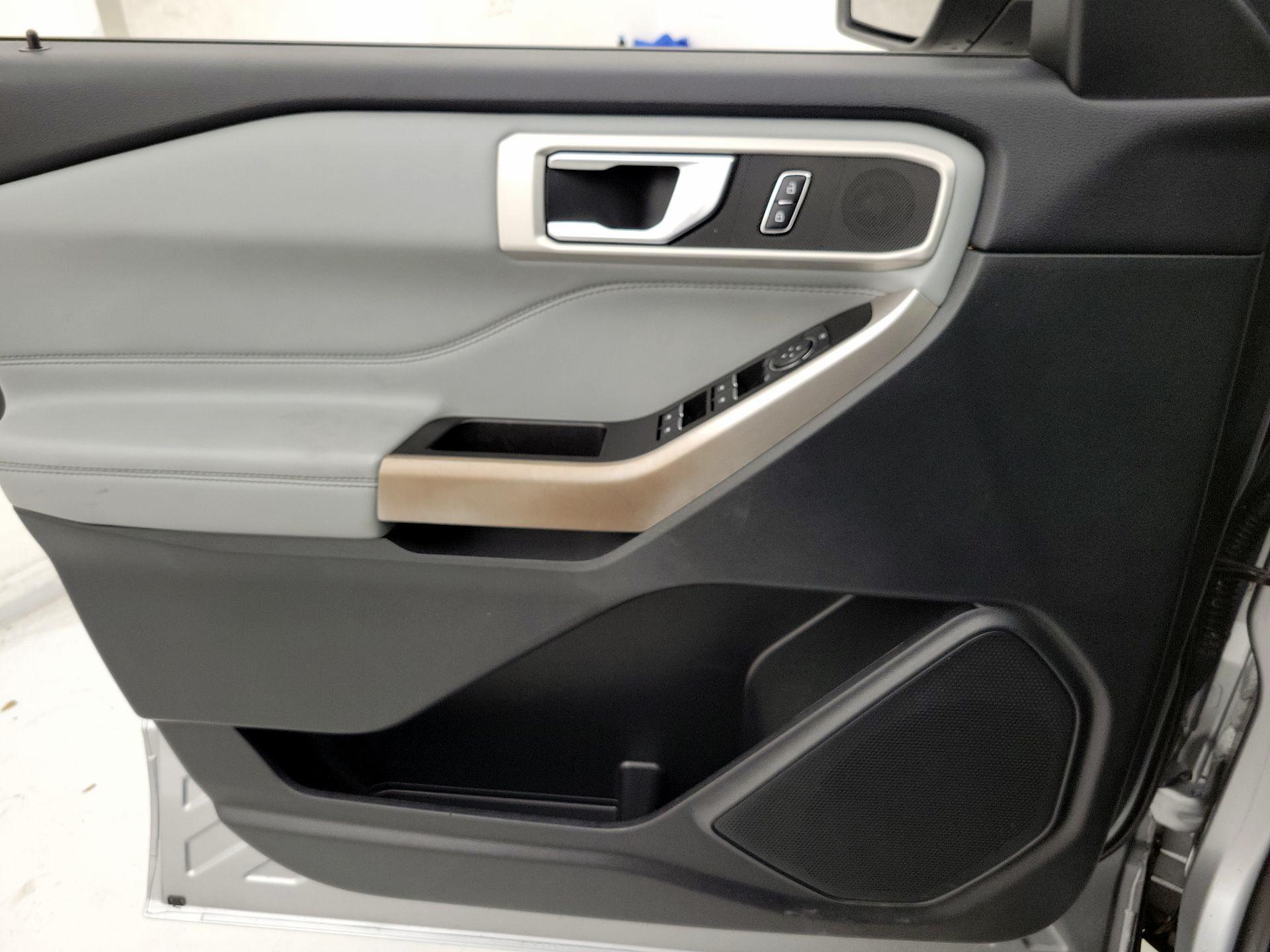 Thumbnail: 2022 Ford Explorer - 12