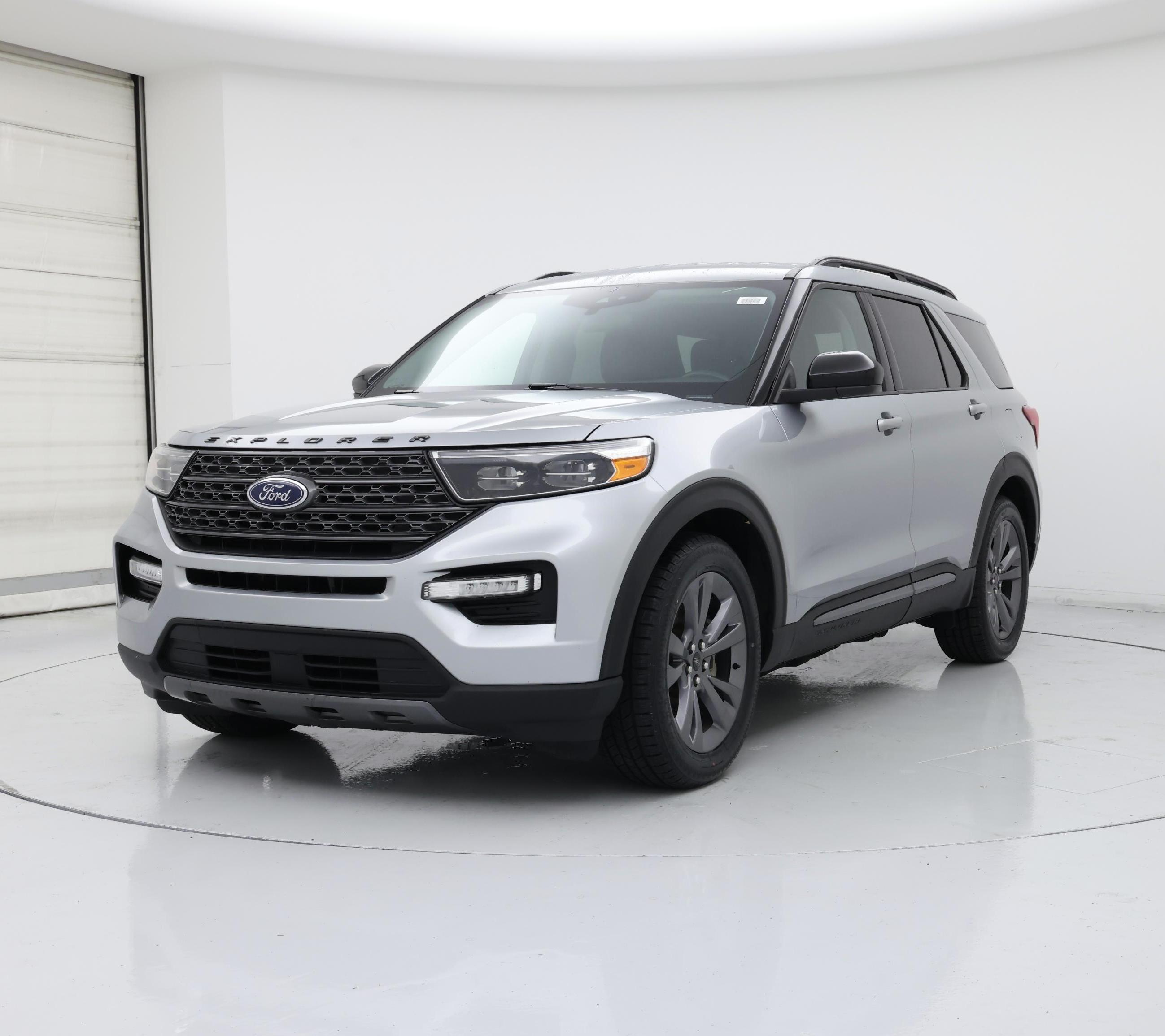Thumbnail: 2022 Ford Explorer - 4