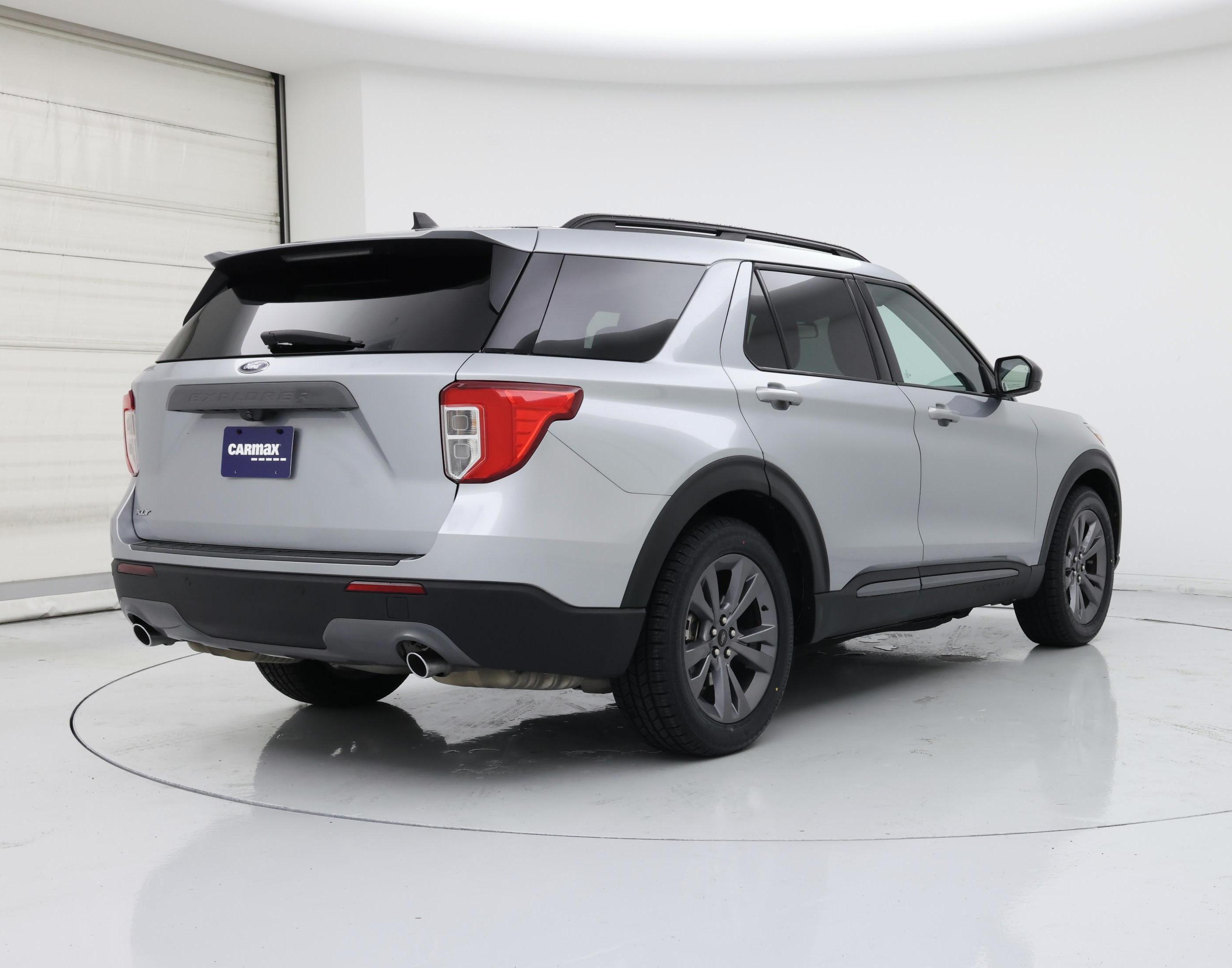 Thumbnail: 2022 Ford Explorer - 8