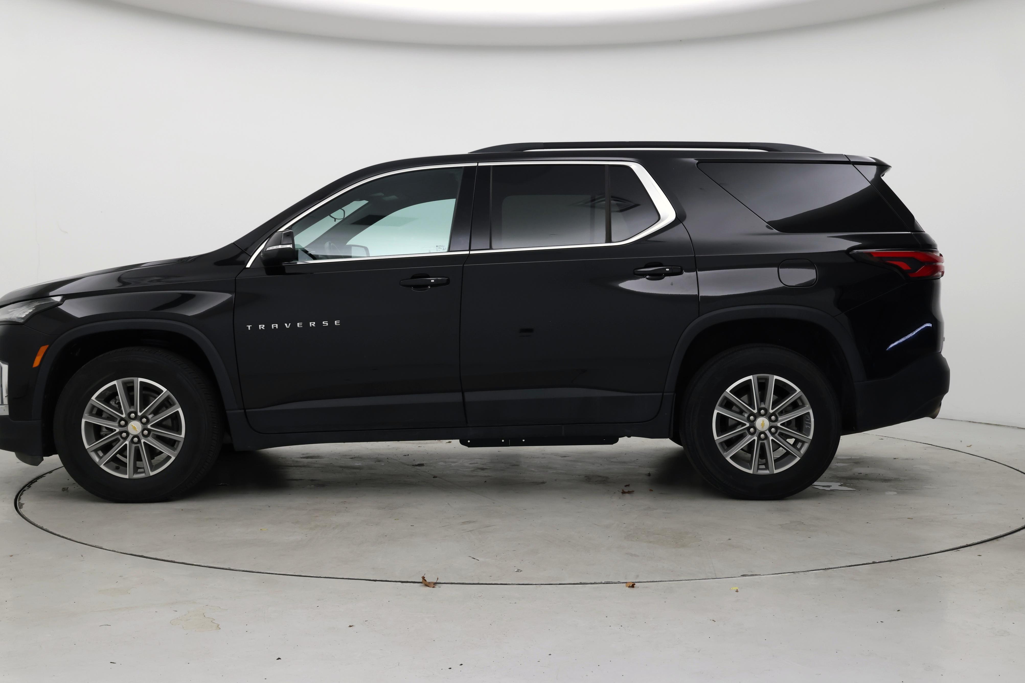 Thumbnail: 2023 Chevrolet Traverse - 3