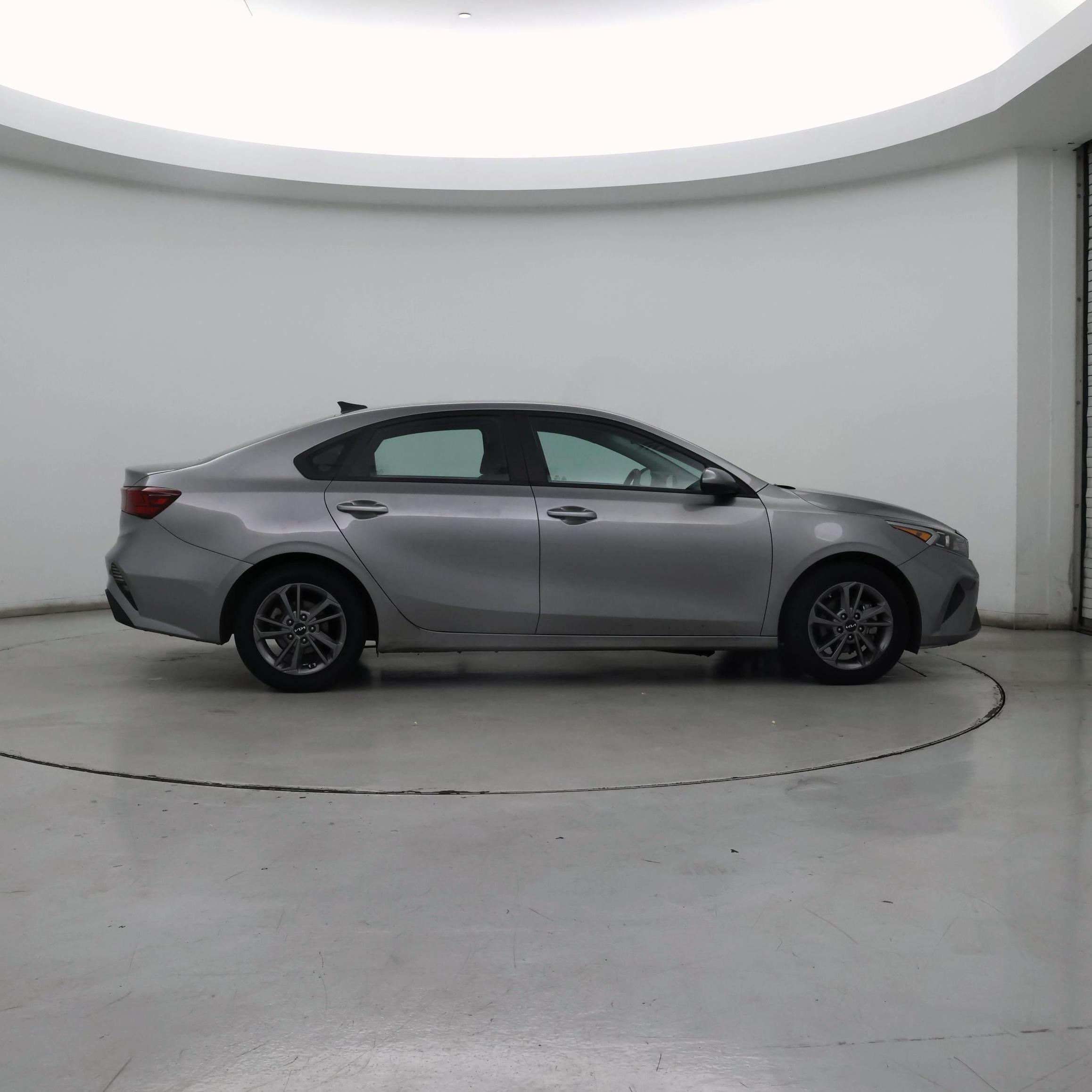 Thumbnail: 2023 Kia Forte - 7