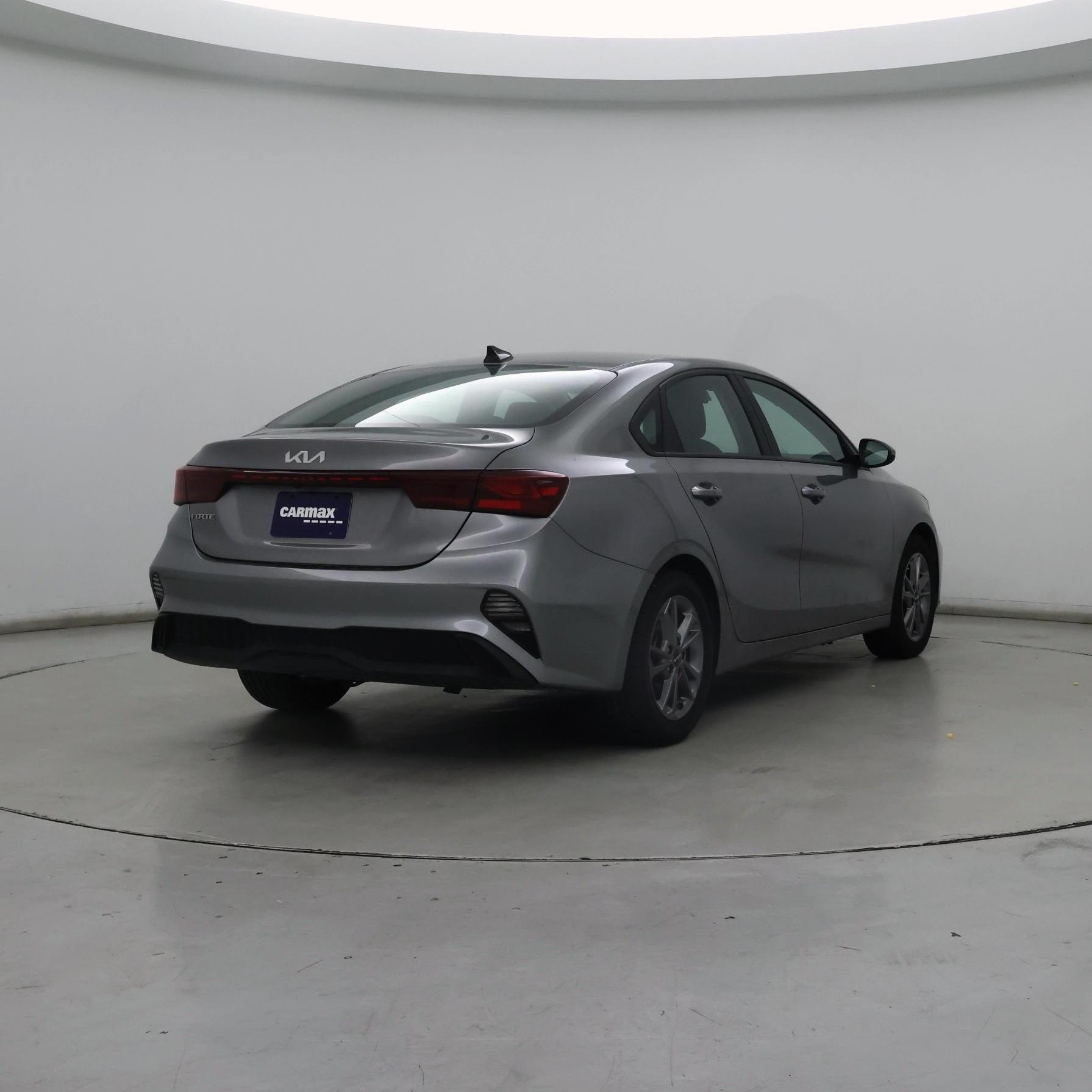 Thumbnail: 2023 Kia Forte - 8