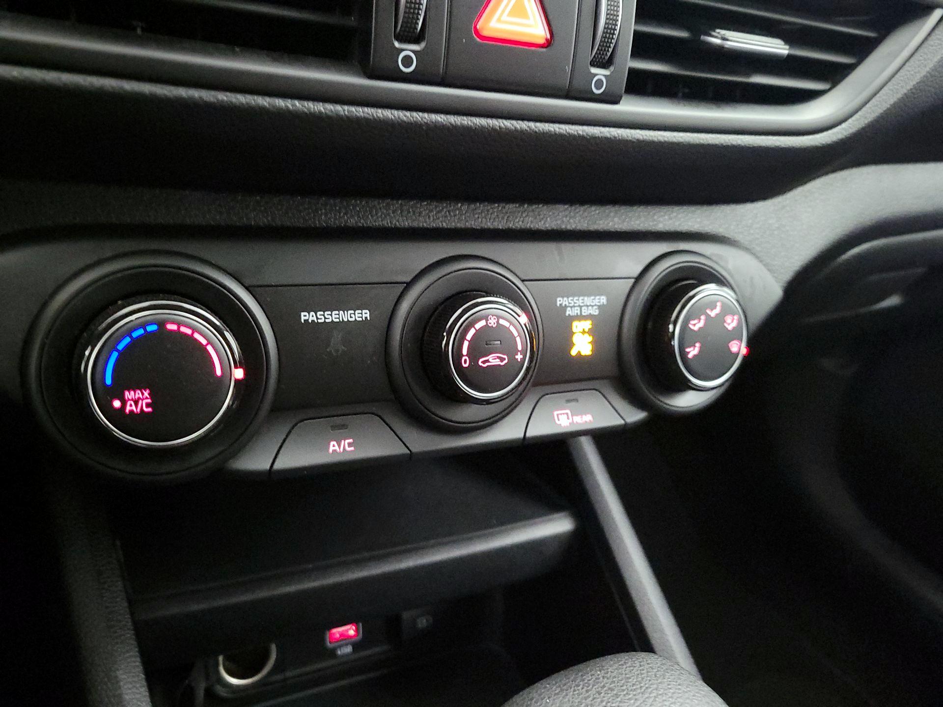 Thumbnail: 2024 Kia Forte - 16