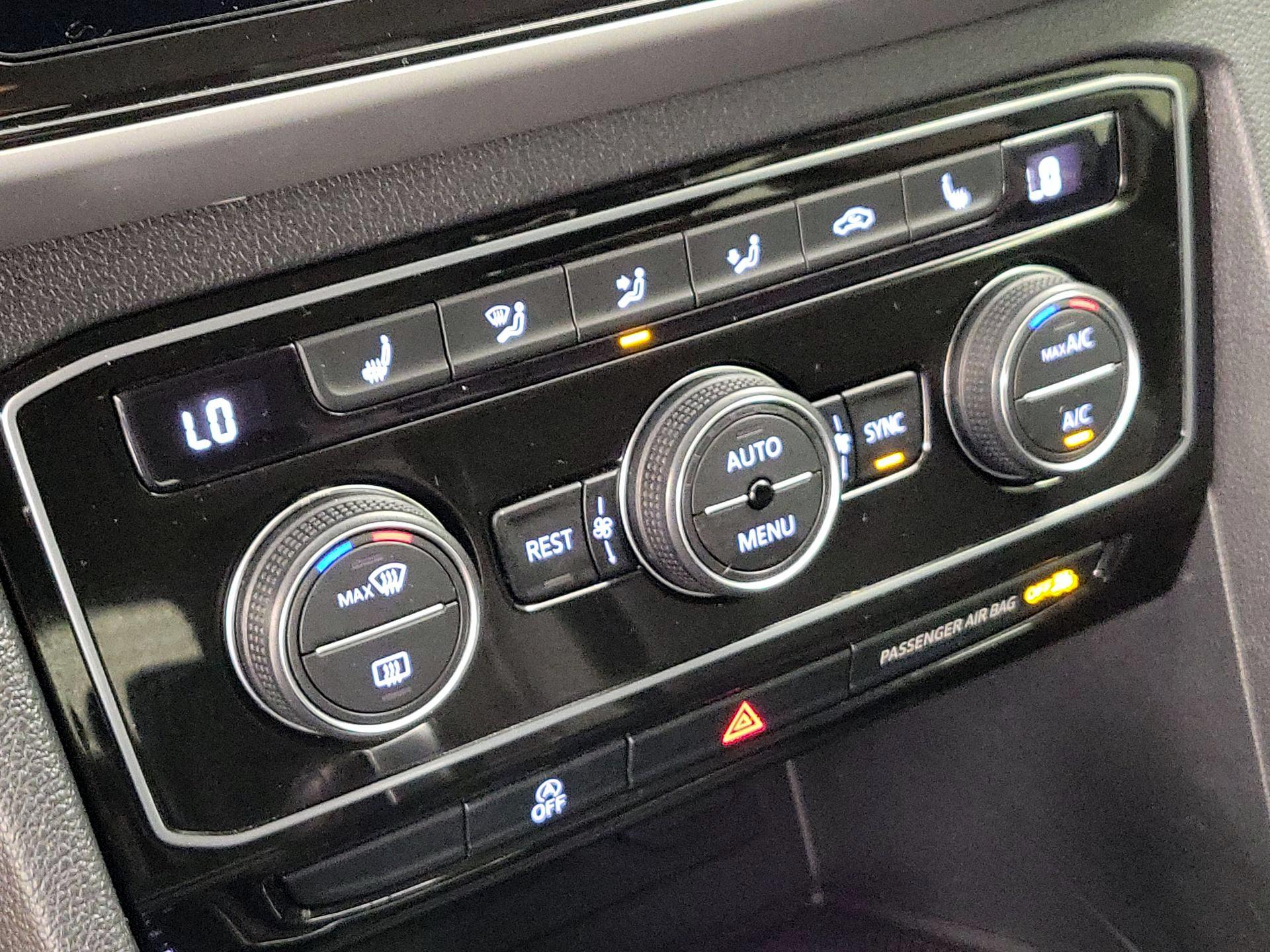 Thumbnail: 2022 Volkswagen Atlas - 16