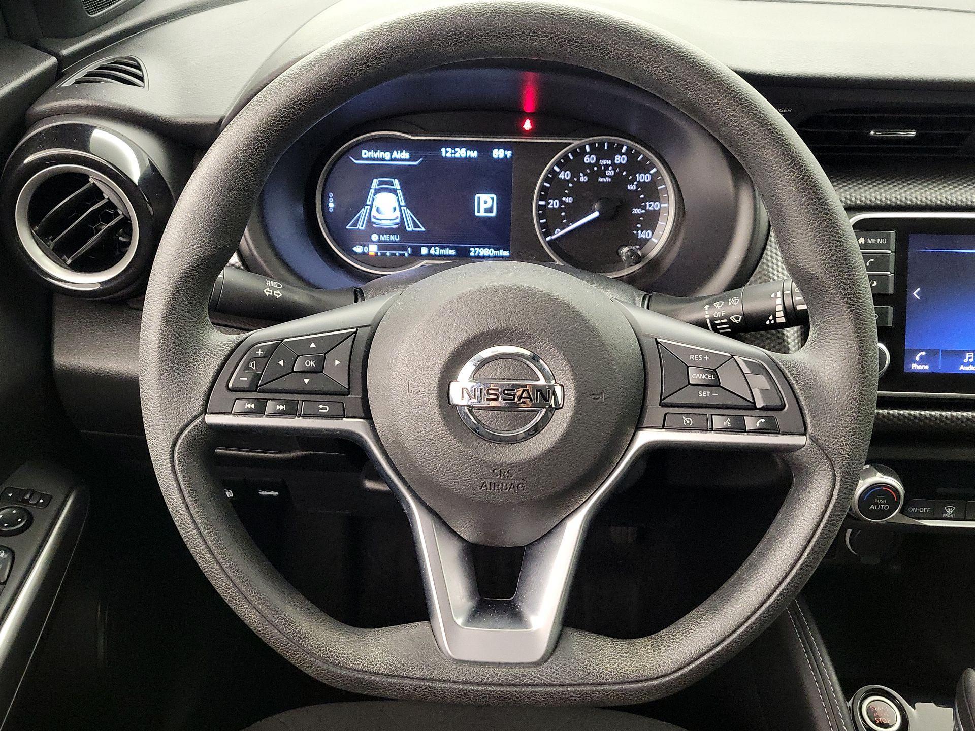 Thumbnail: 2020 Nissan Kicks - 10