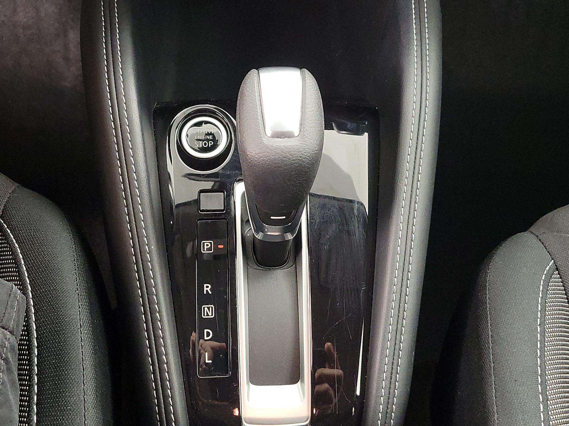 Thumbnail: 2020 Nissan Kicks - 16