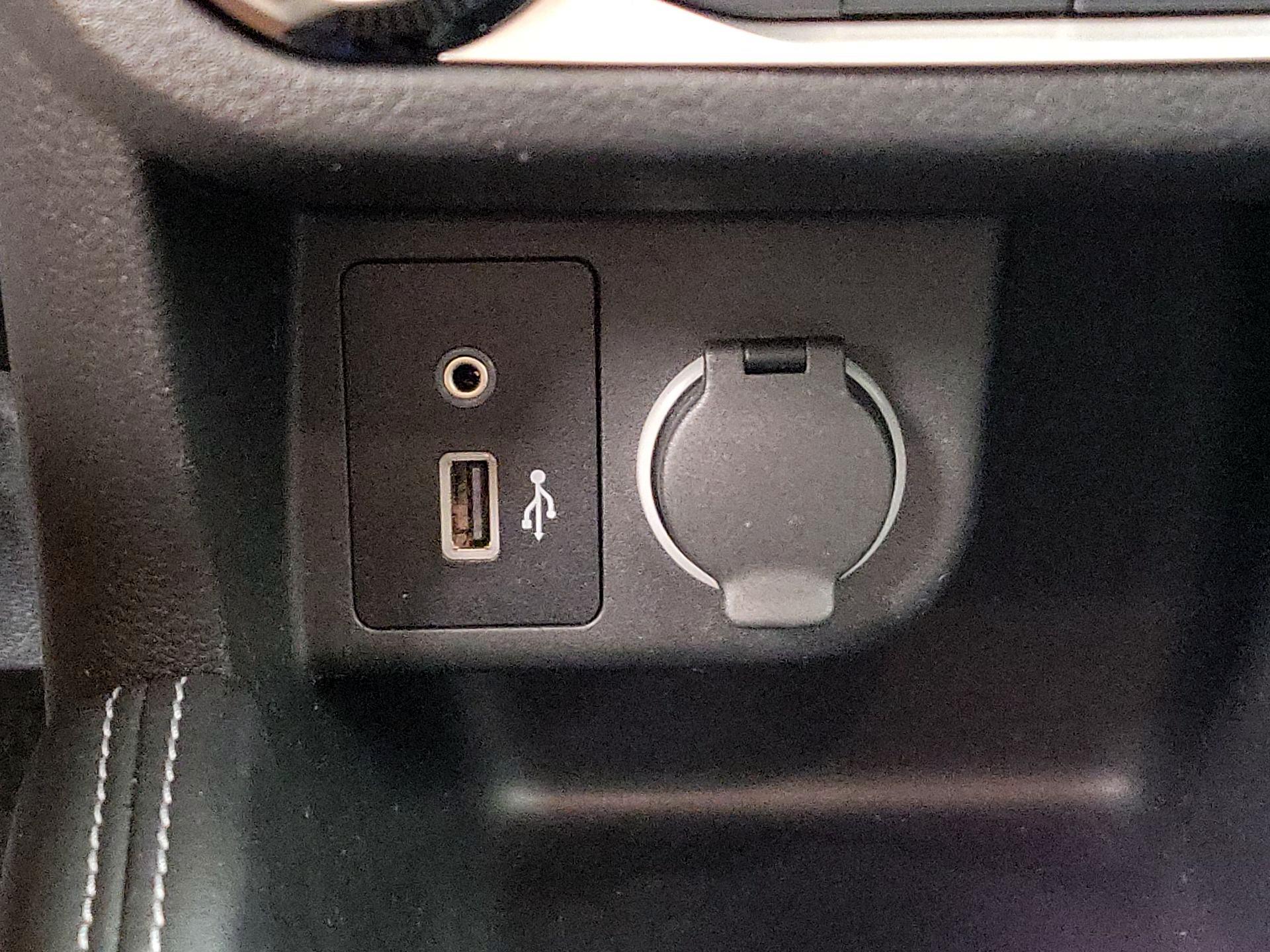 Thumbnail: 2020 Nissan Kicks - 17