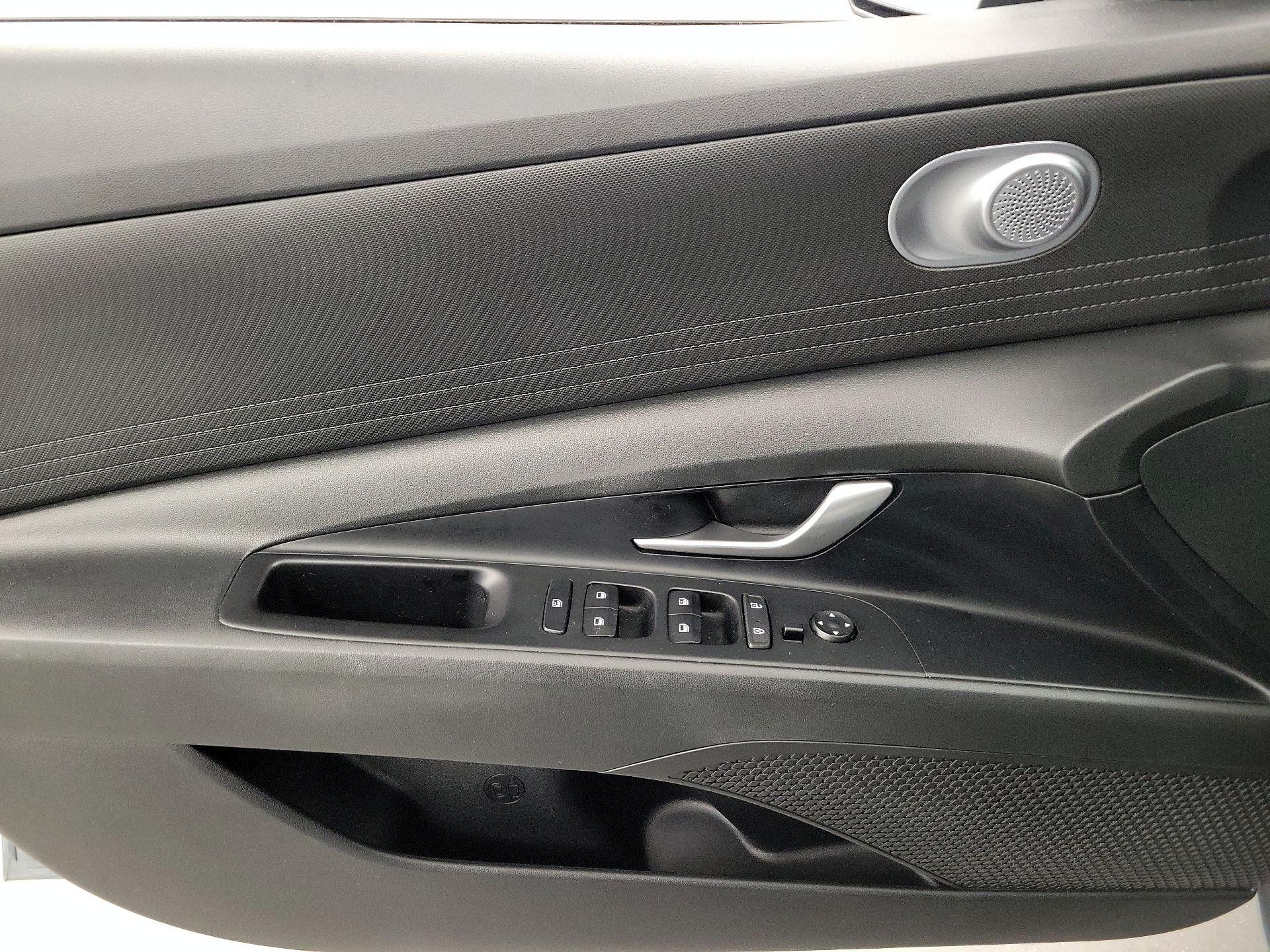 Thumbnail: 2021 Hyundai Elantra - 12