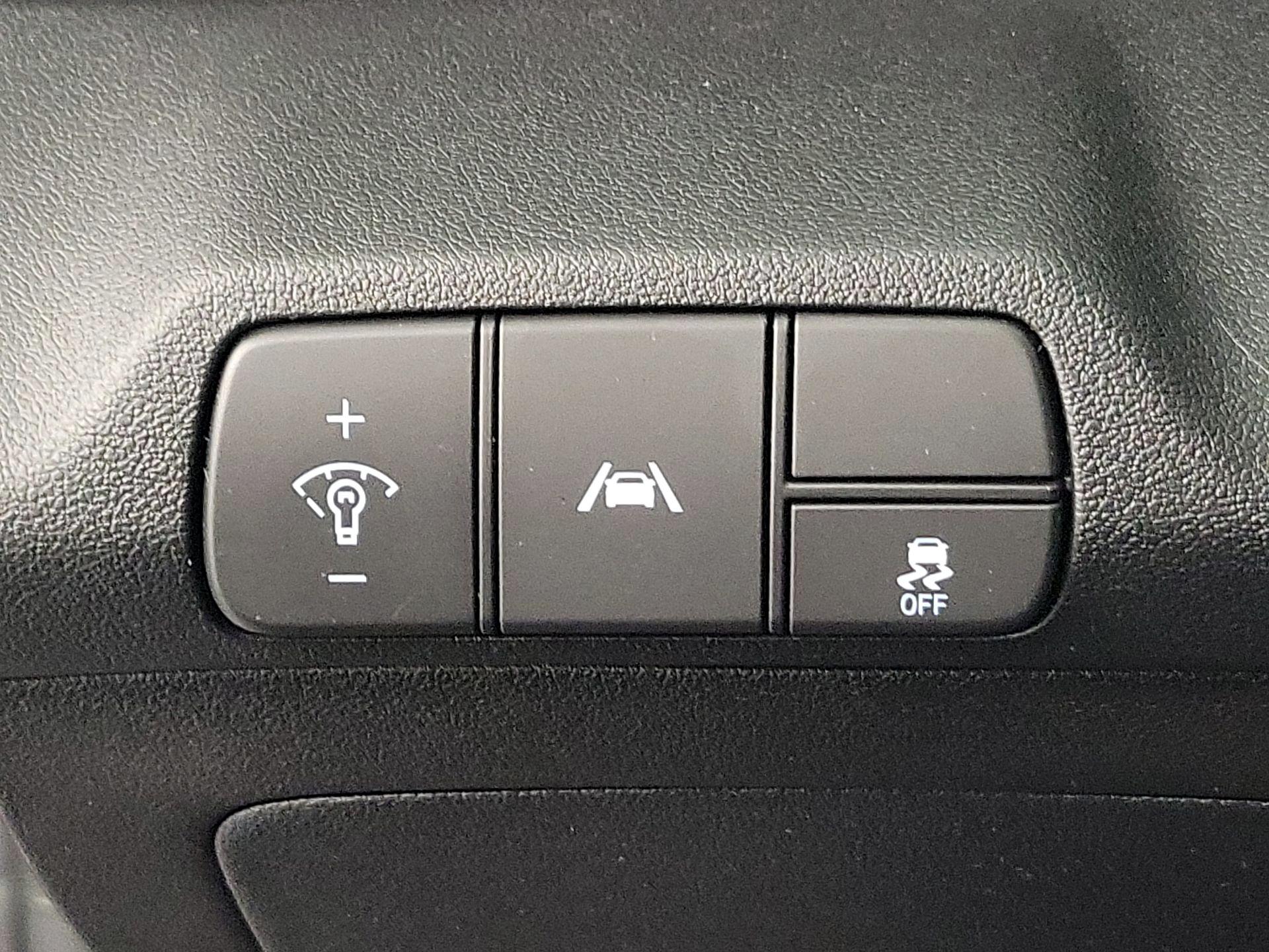 Thumbnail: 2021 Hyundai Elantra - 13