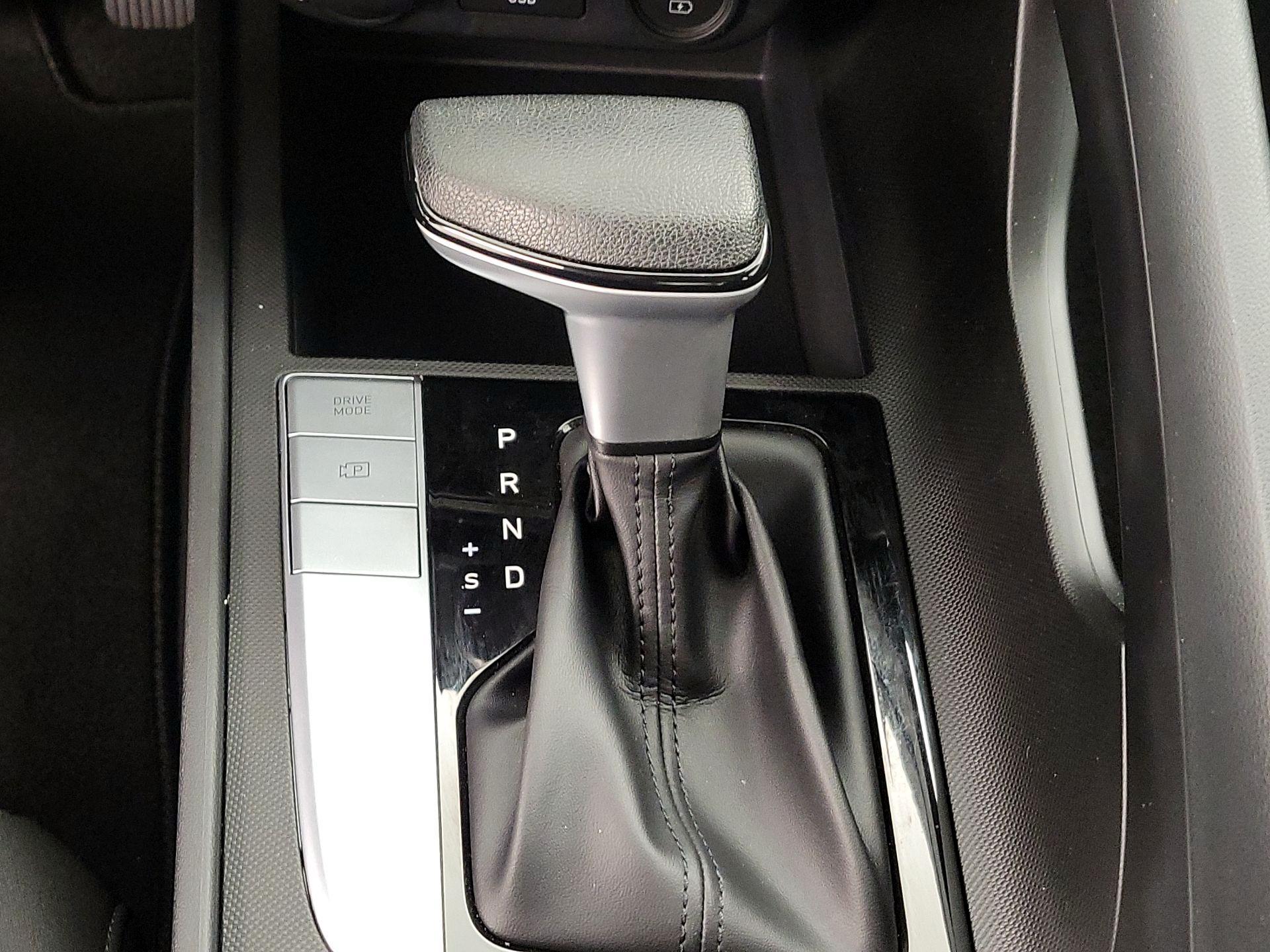 Thumbnail: 2021 Hyundai Elantra - 17