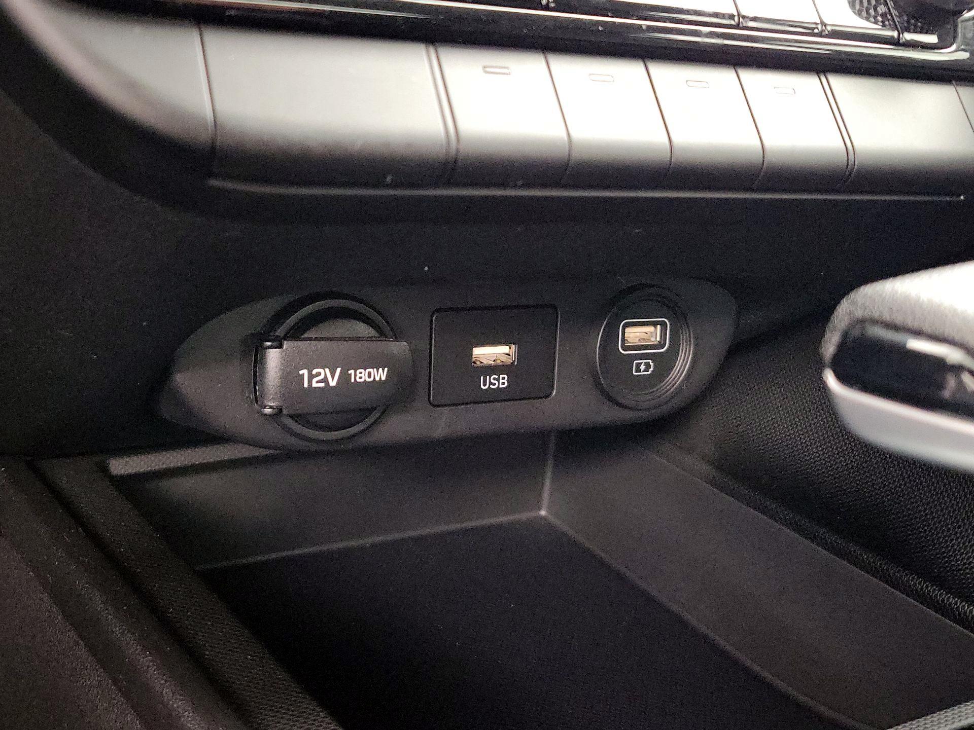 Thumbnail: 2021 Hyundai Elantra - 18