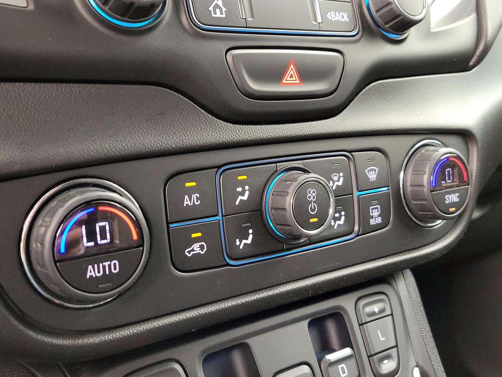 Thumbnail: 2020 GMC Terrain - 16