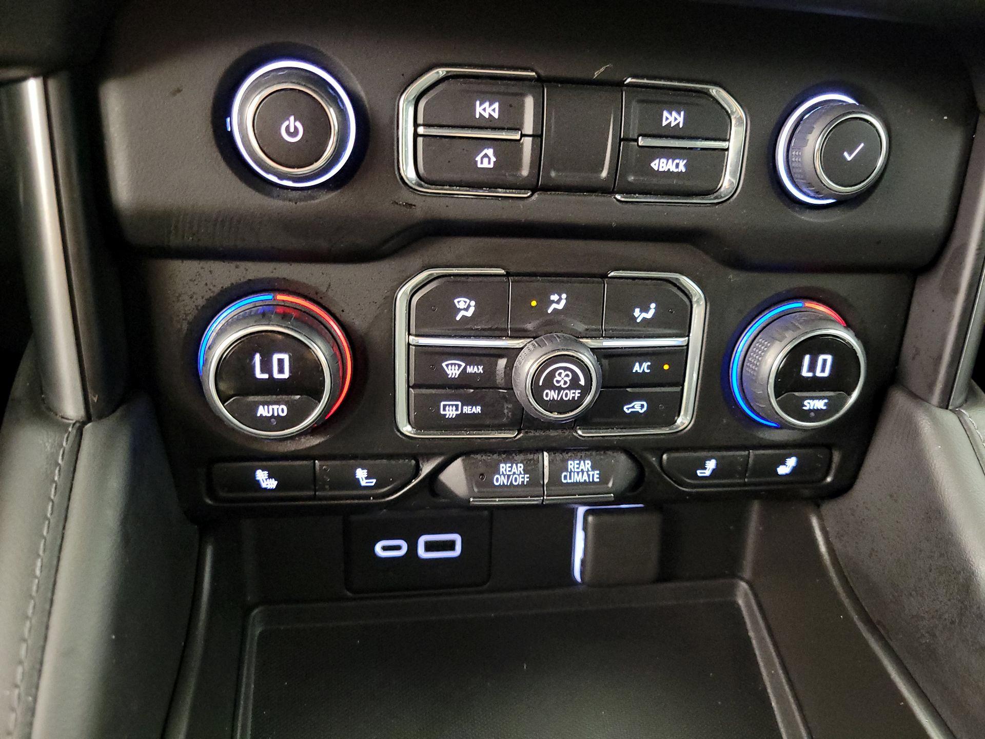 Thumbnail: 2022 Chevrolet Suburban - 17