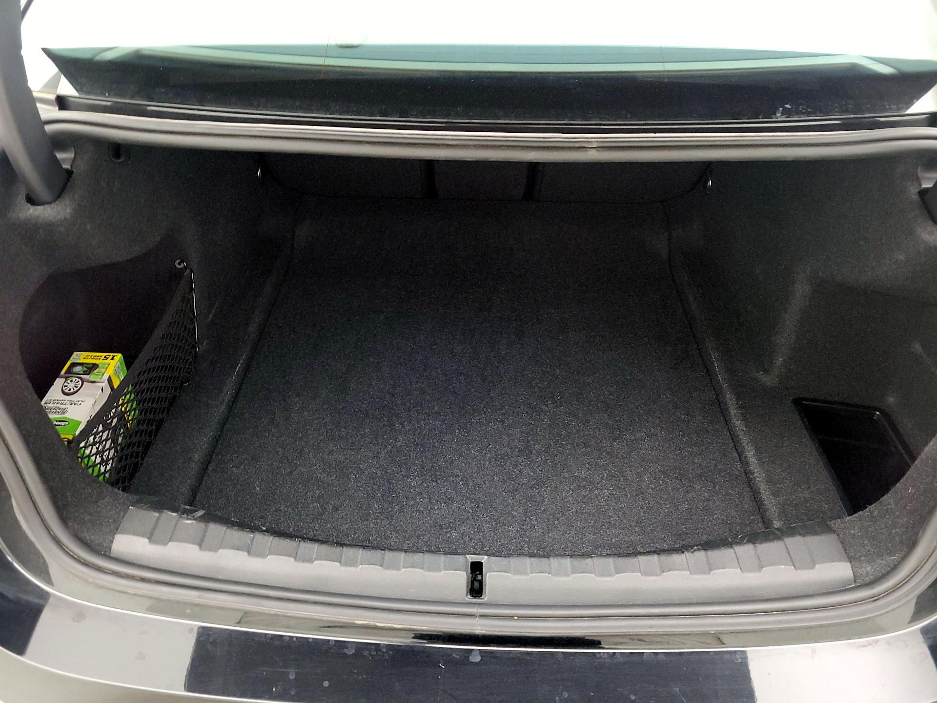 Thumbnail: 2024 BMW 3 Series - 18