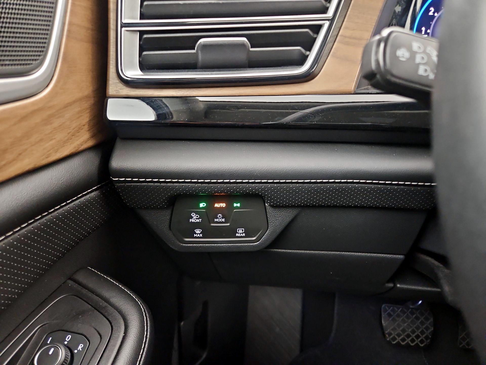 Thumbnail: 2024 Volkswagen Atlas - 13