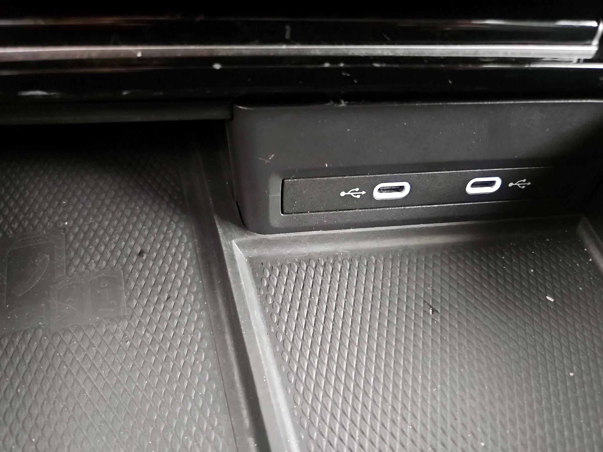 Thumbnail: 2024 Volkswagen Atlas - 18