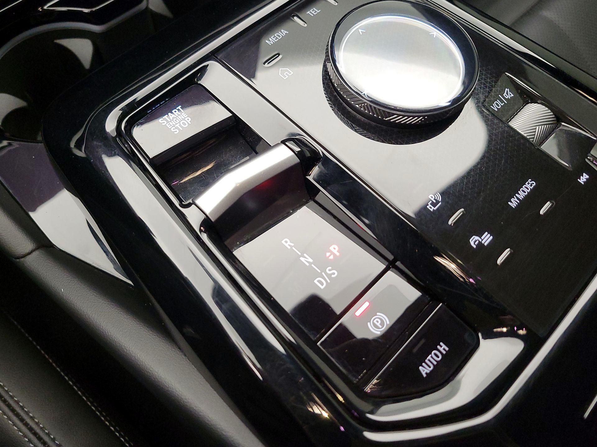 Thumbnail: 2025 BMW 5 Series - 17