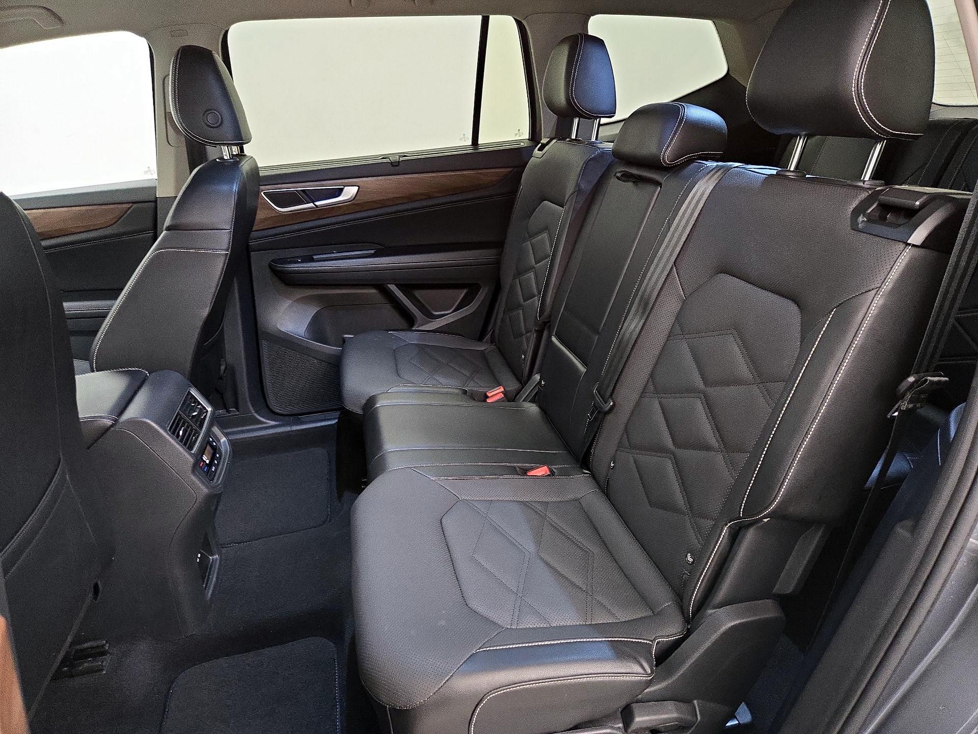 Thumbnail: 2024 Volkswagen Atlas - 19