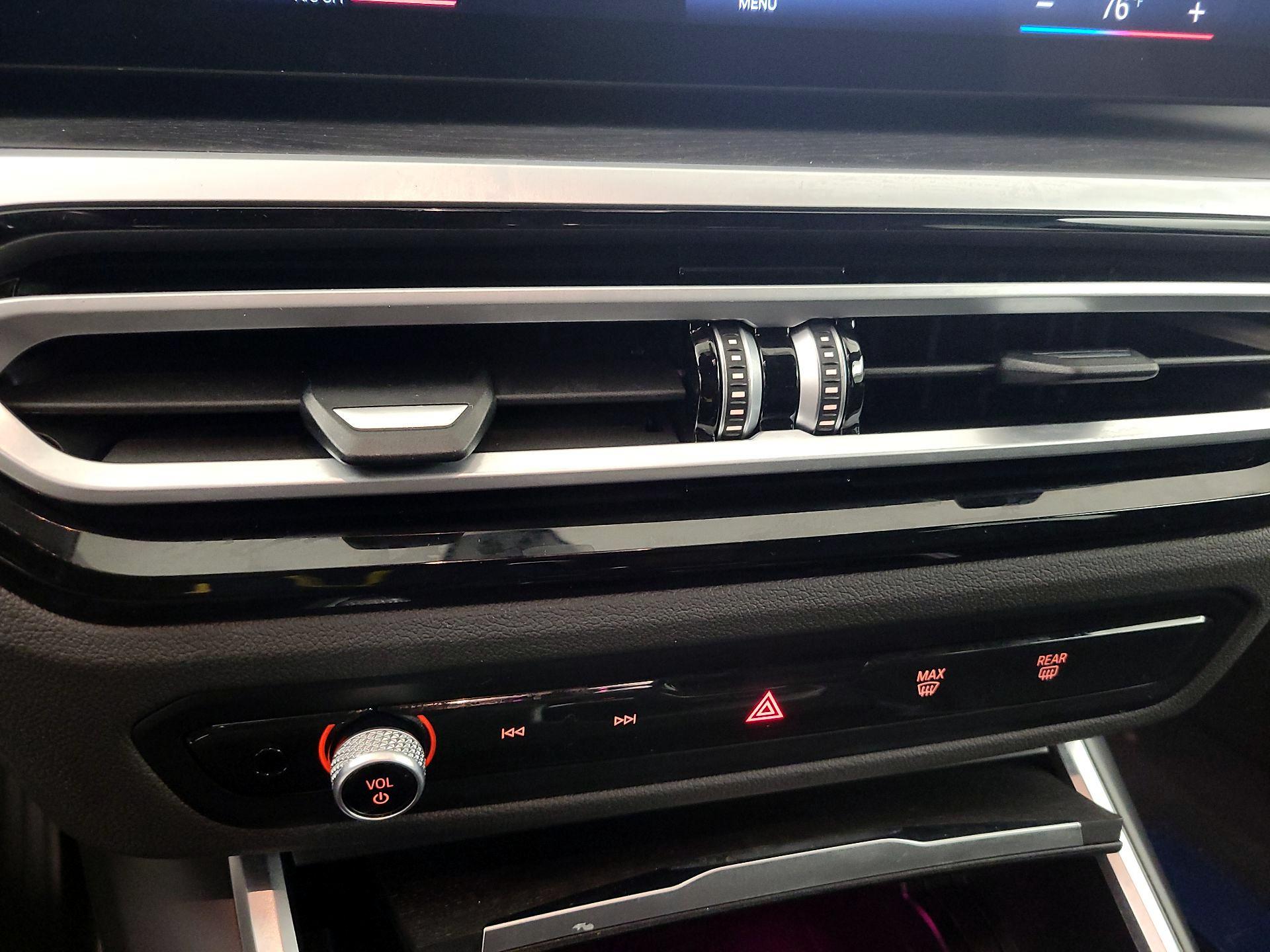 Thumbnail: 2024 BMW 3 Series - 17