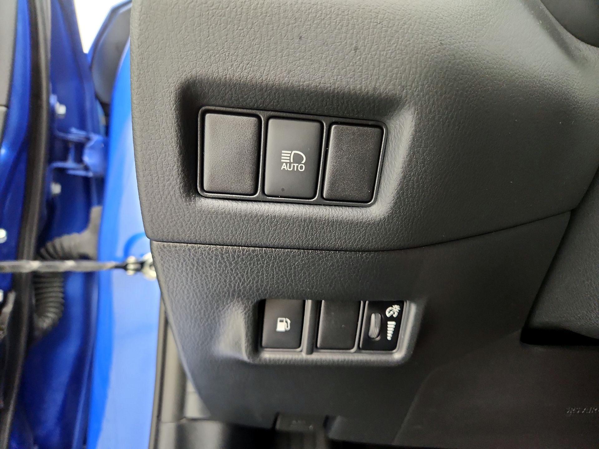 Thumbnail: 2021 Toyota C-HR - 13