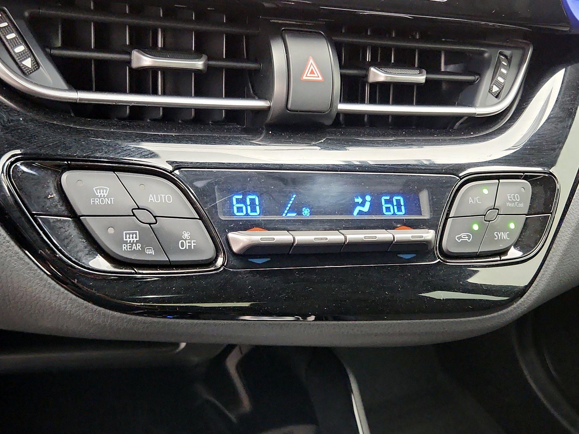 Thumbnail: 2021 Toyota C-HR - 16