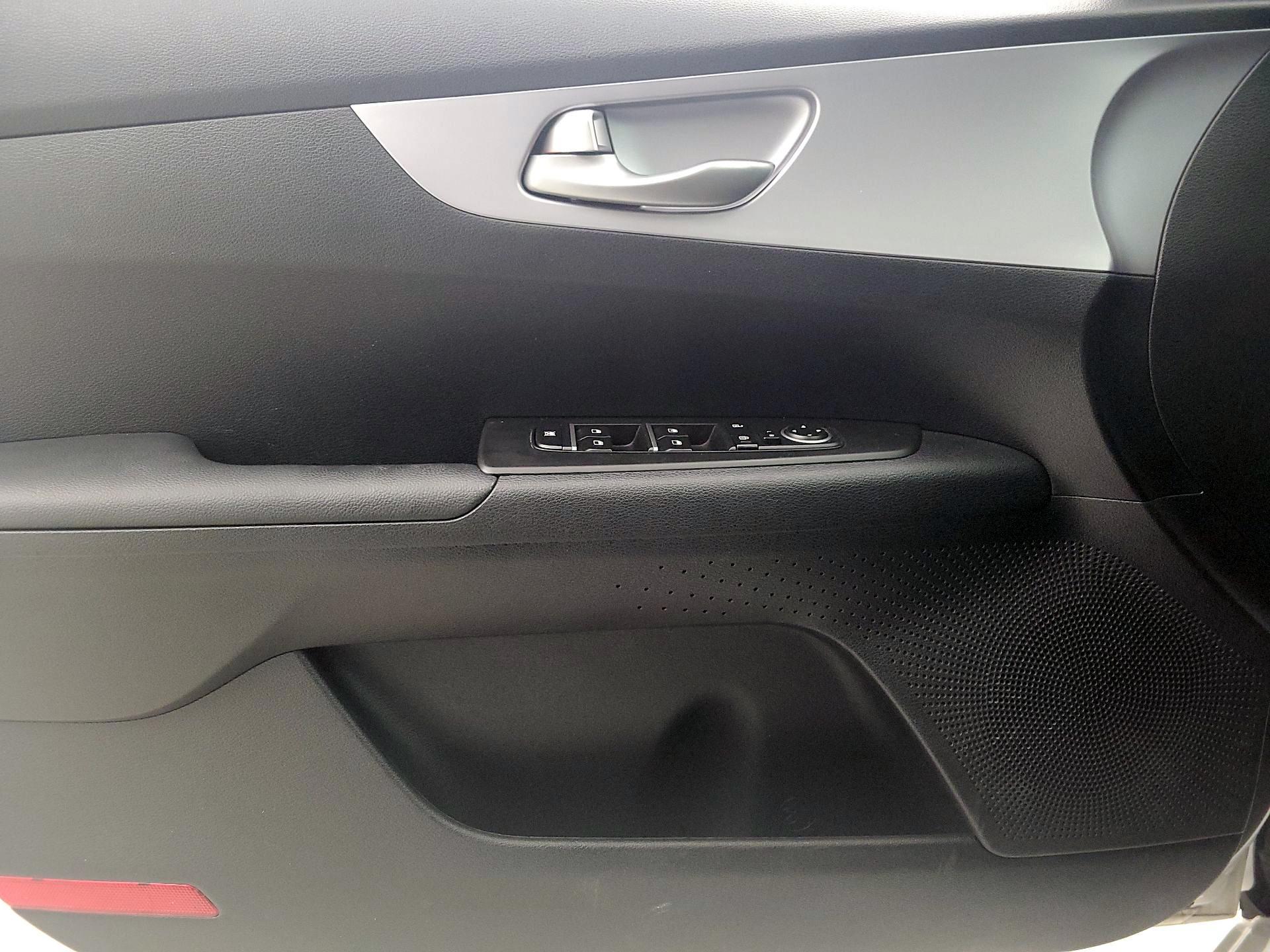 Thumbnail: 2024 Kia Forte - 12