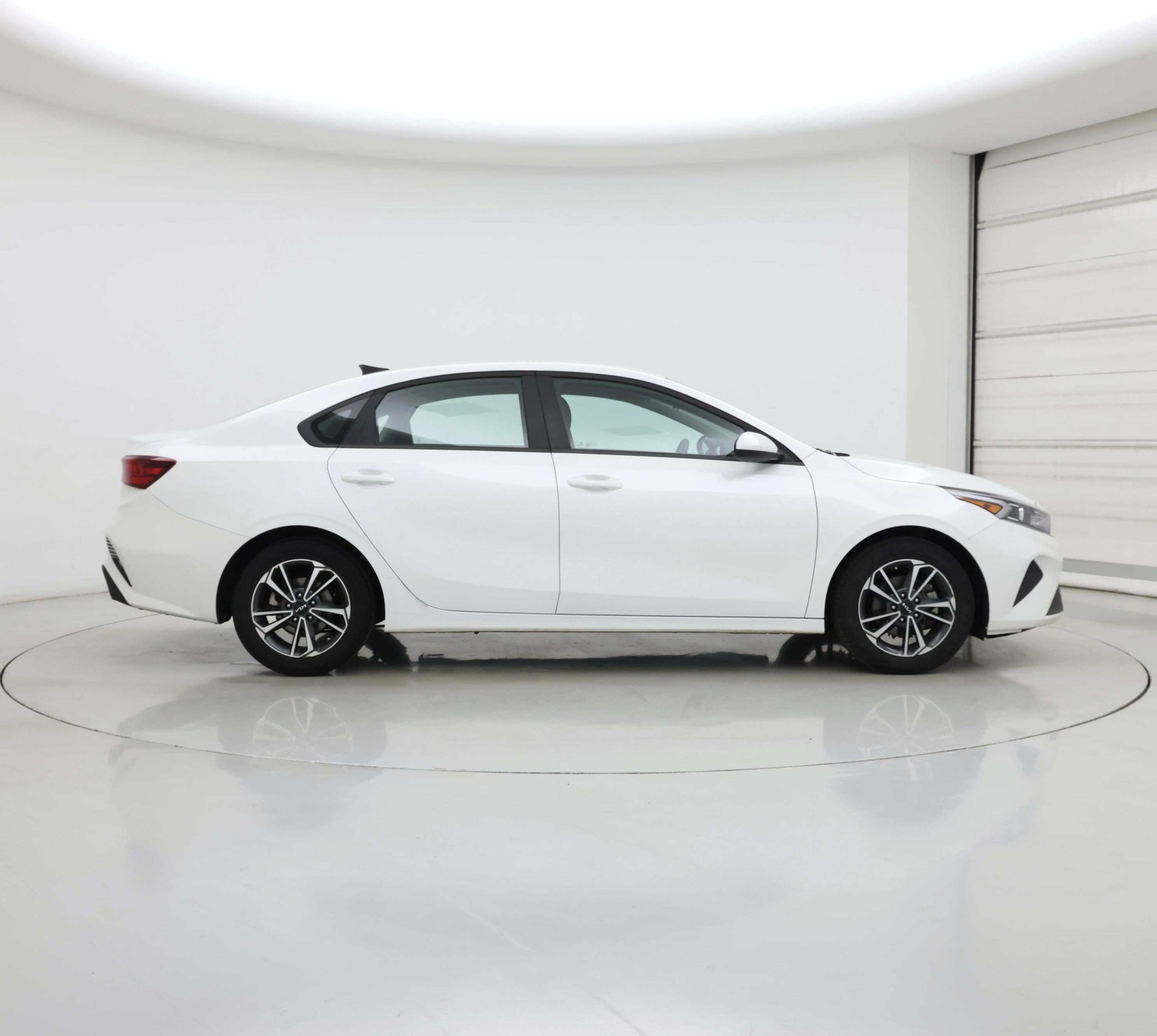 Thumbnail: 2024 Kia Forte - 7