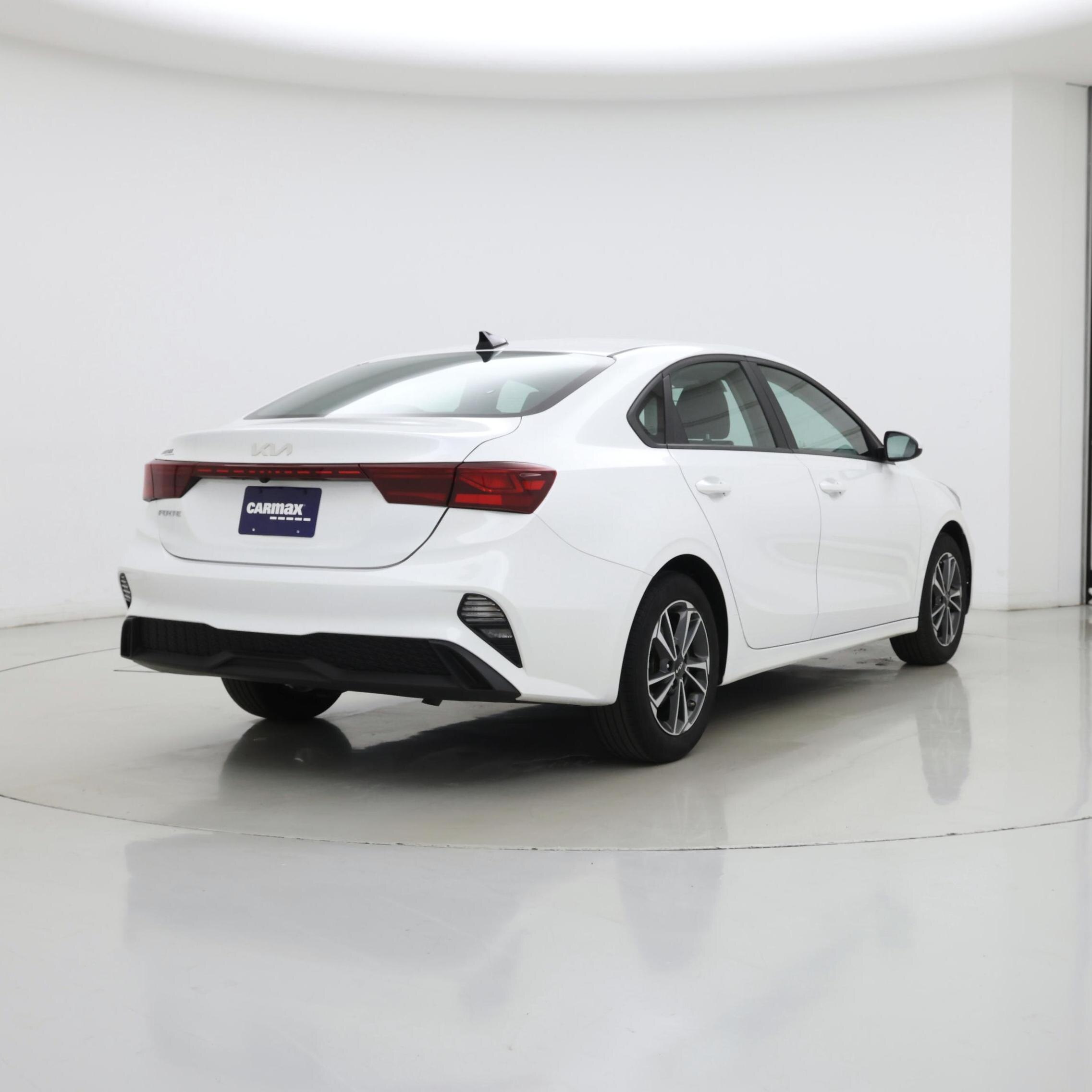 Thumbnail: 2024 Kia Forte - 8