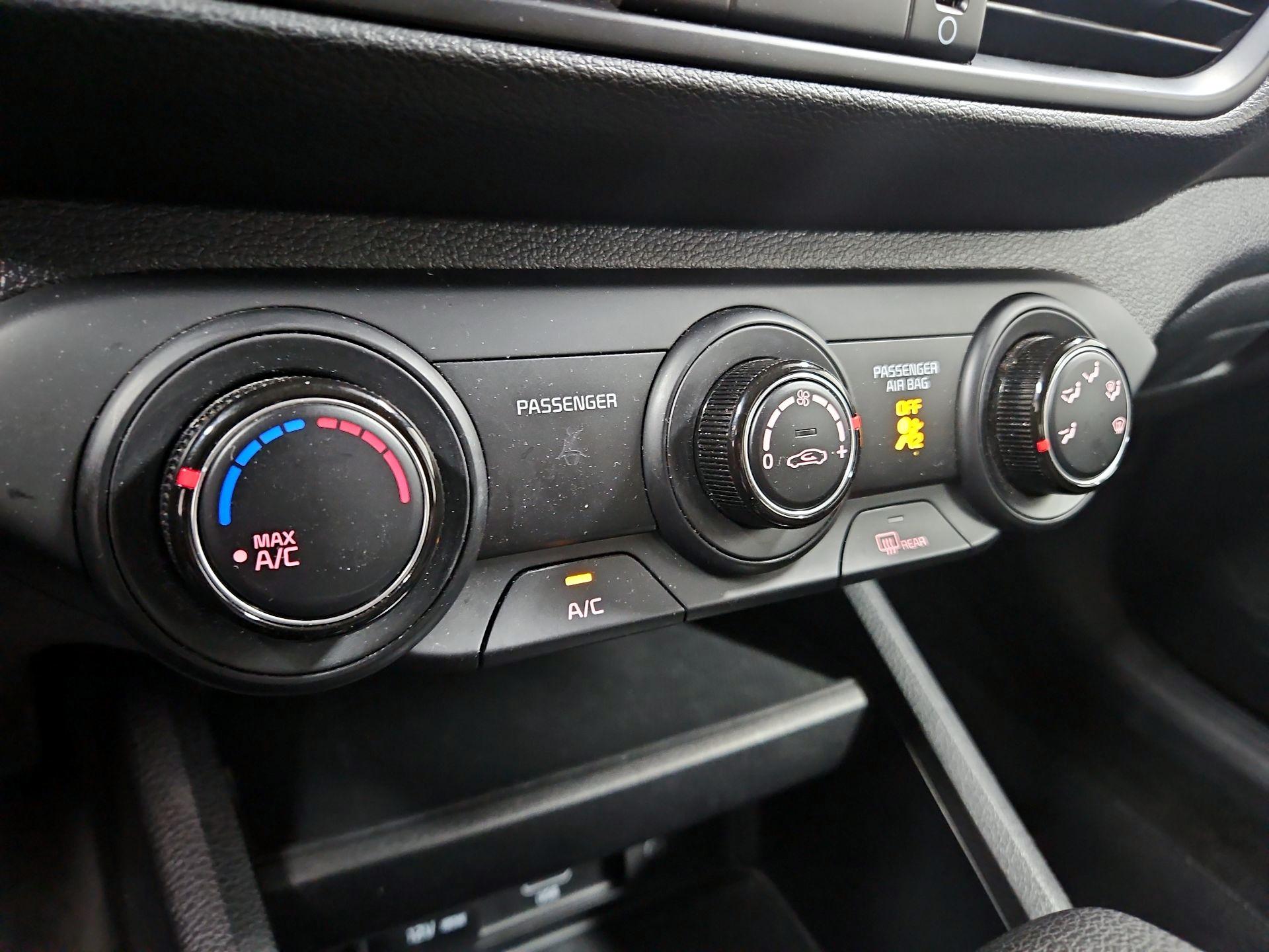 Thumbnail: 2024 Kia Forte - 16