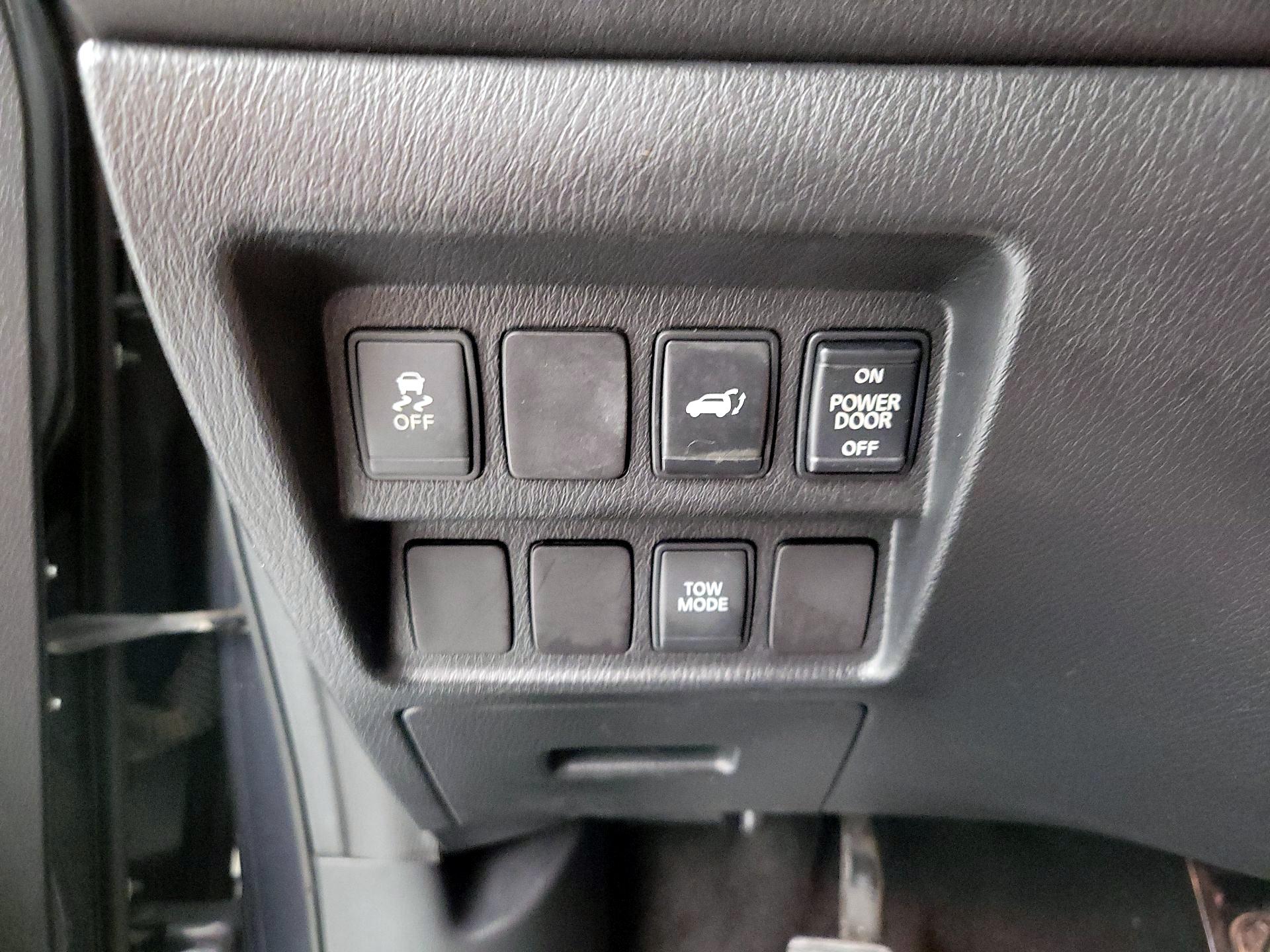 Thumbnail: 2014 Nissan Pathfinder - 13