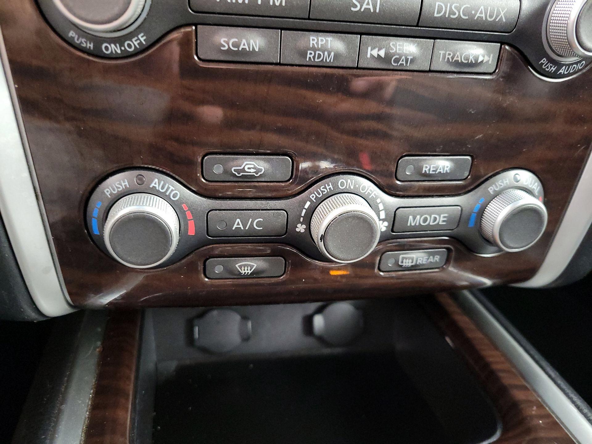 Thumbnail: 2014 Nissan Pathfinder - 17