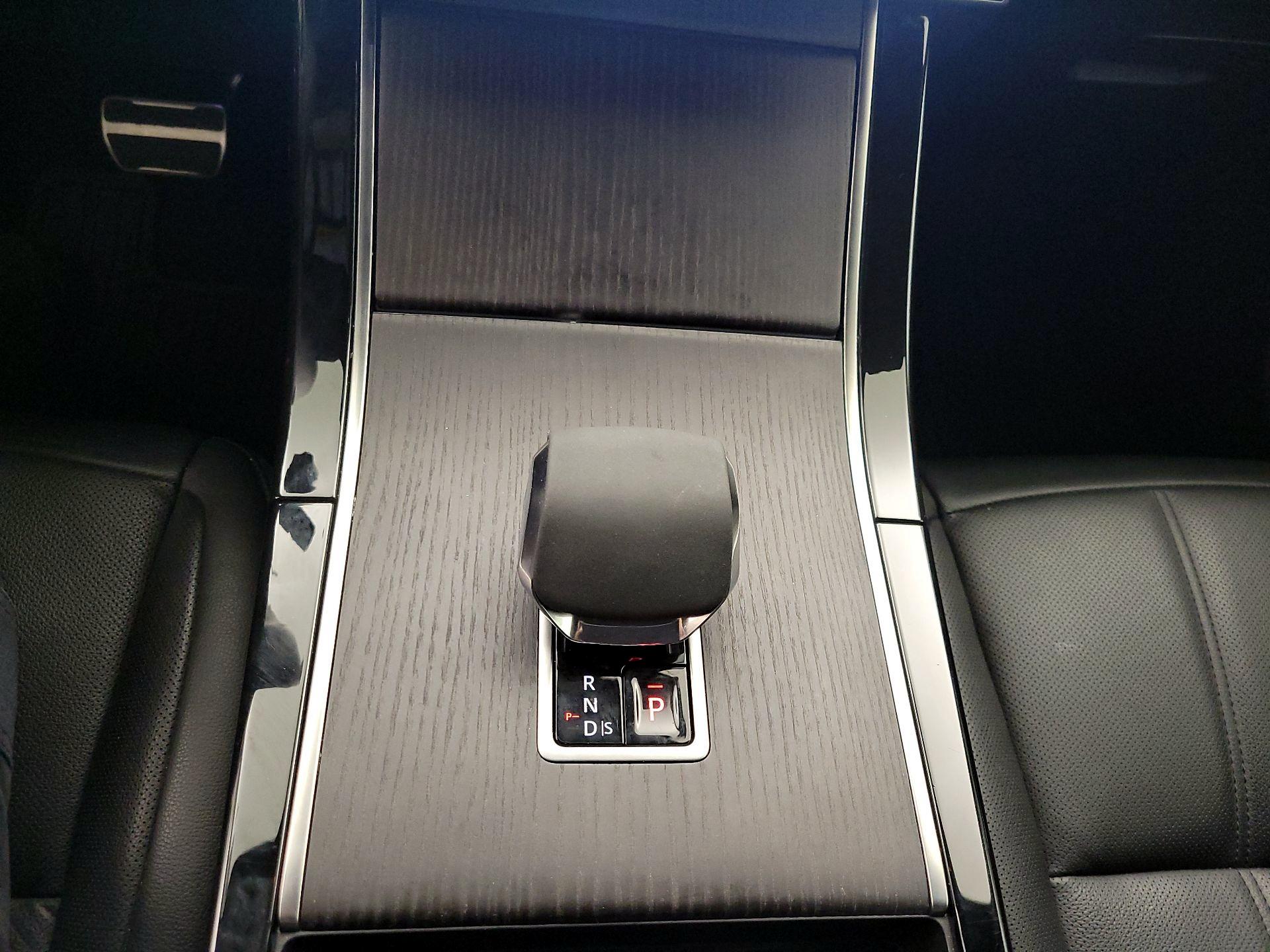 Thumbnail: 2024 Land Rover Range Rover Evoque - 17