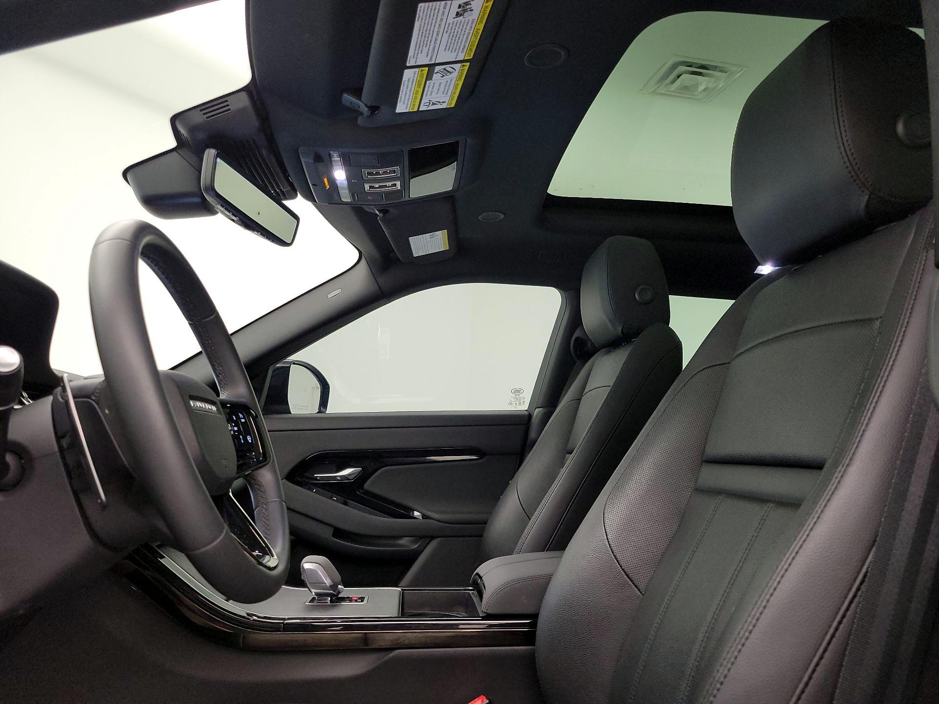 Thumbnail: 2024 Land Rover Range Rover Evoque - 19